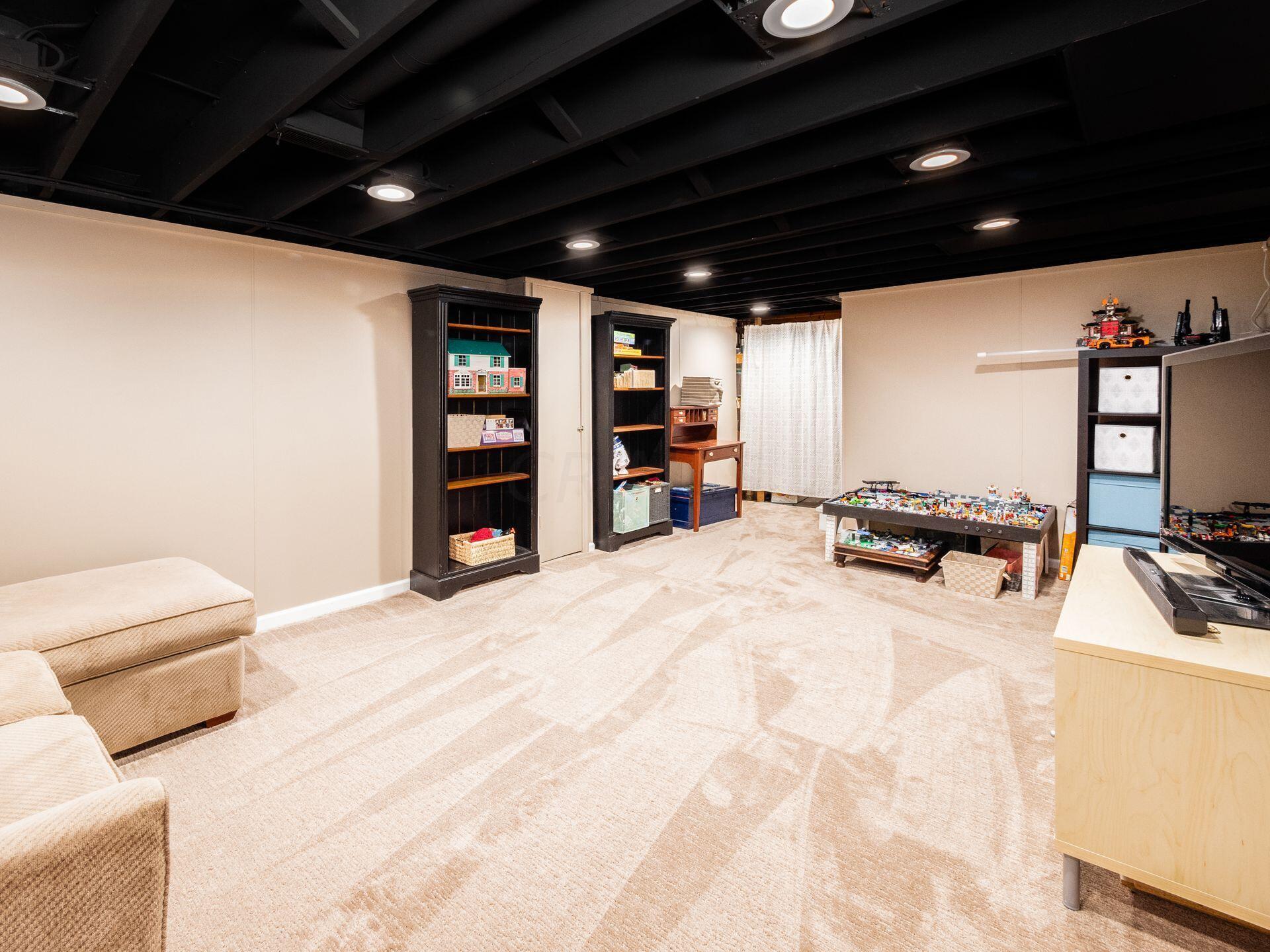 1109 Cross Country Drive