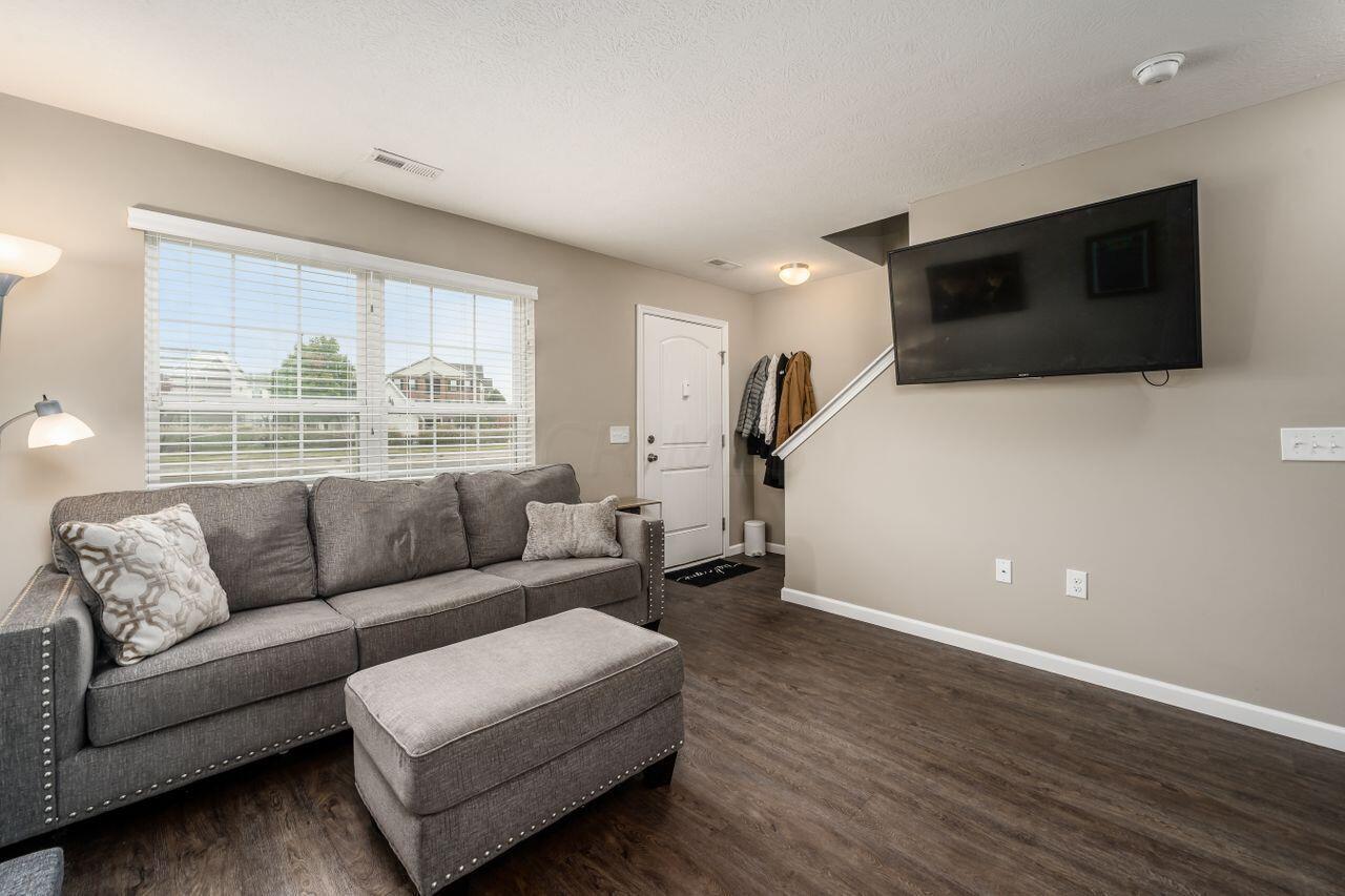 5766 Hayden Run Boulevard