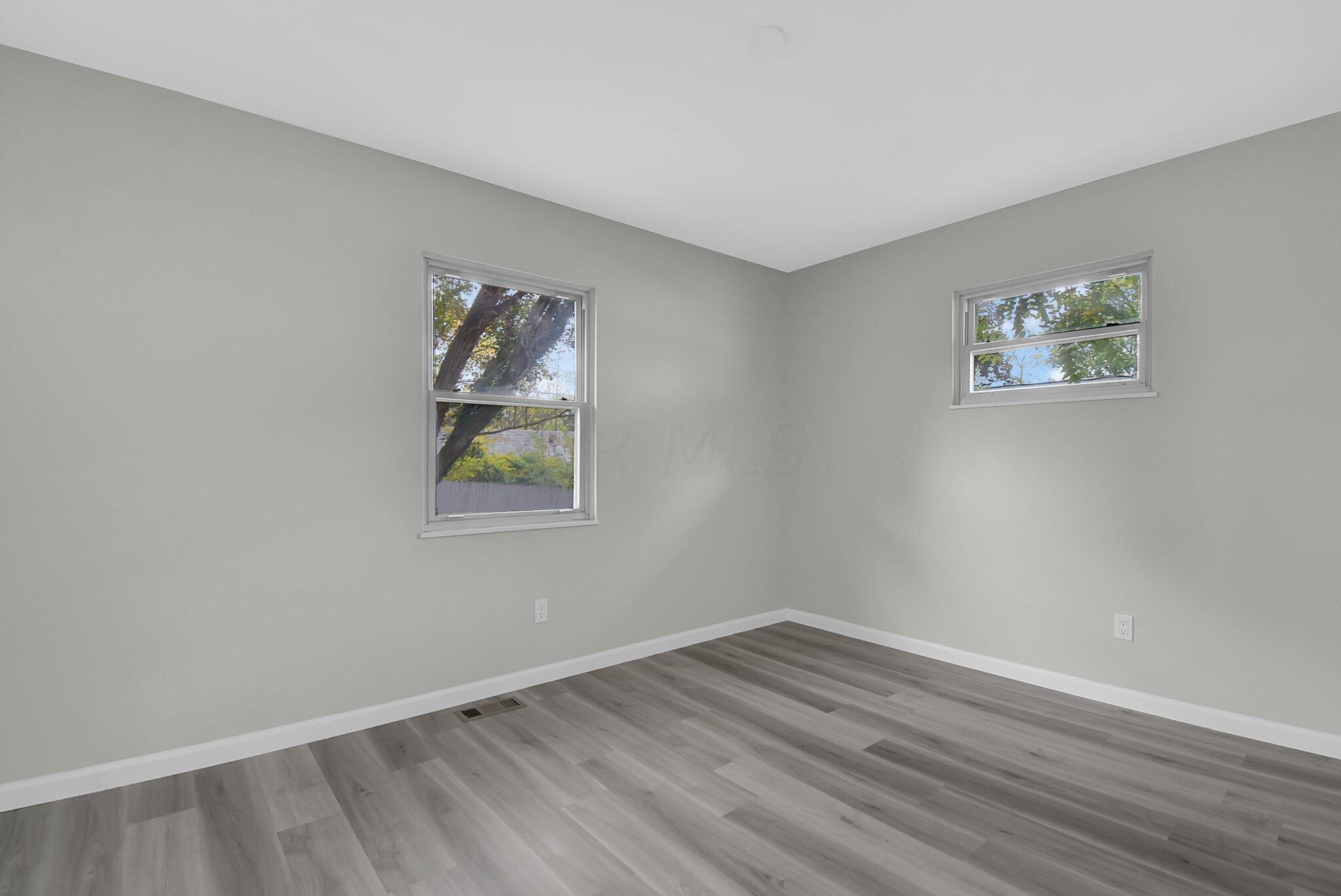 5566 Roche Drive