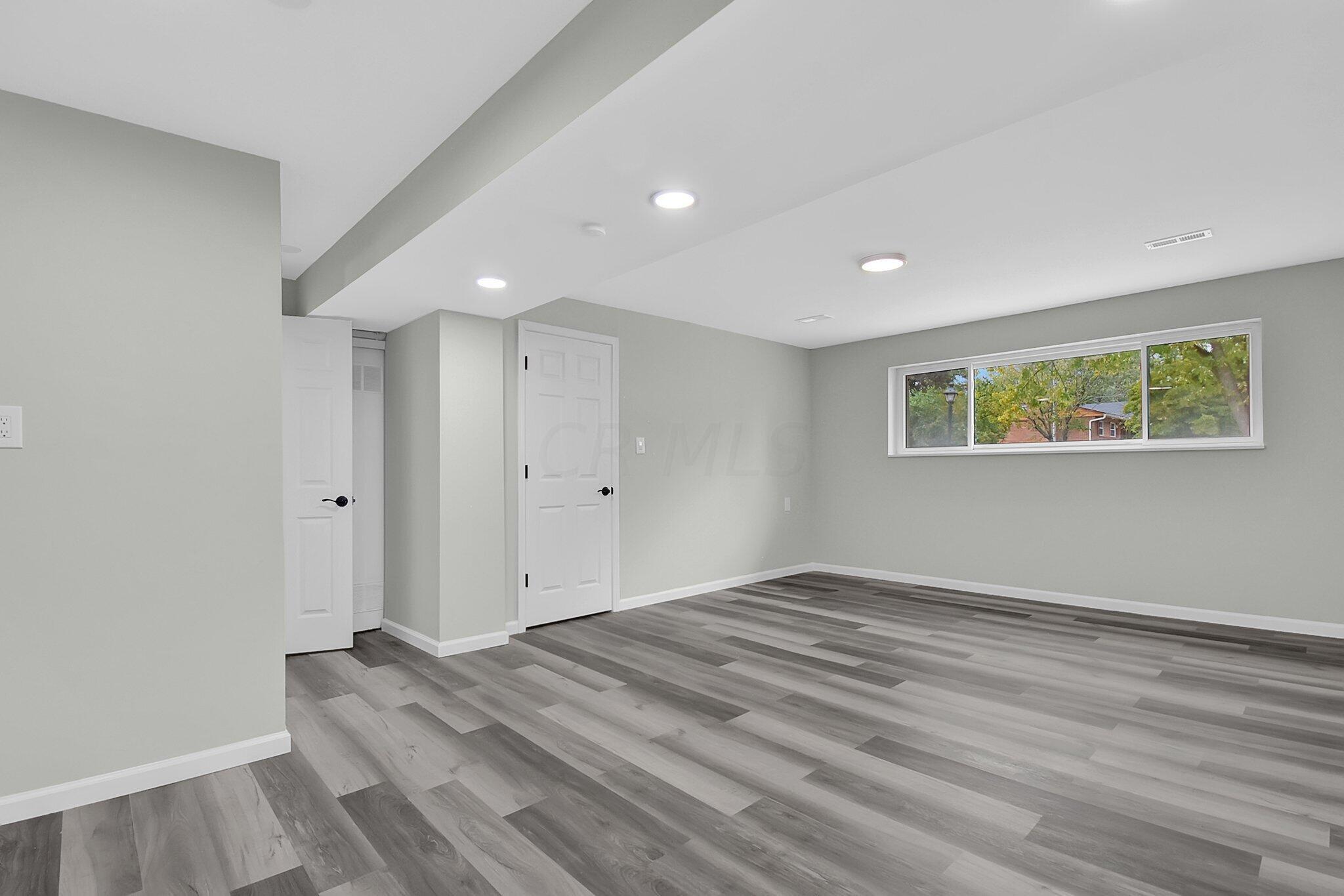5566 Roche Drive