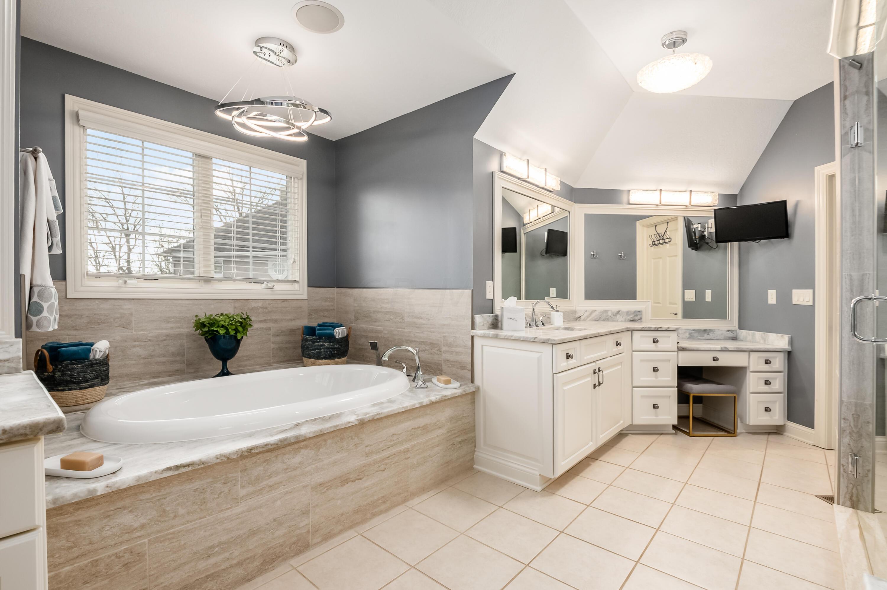 10101 Archer Lane