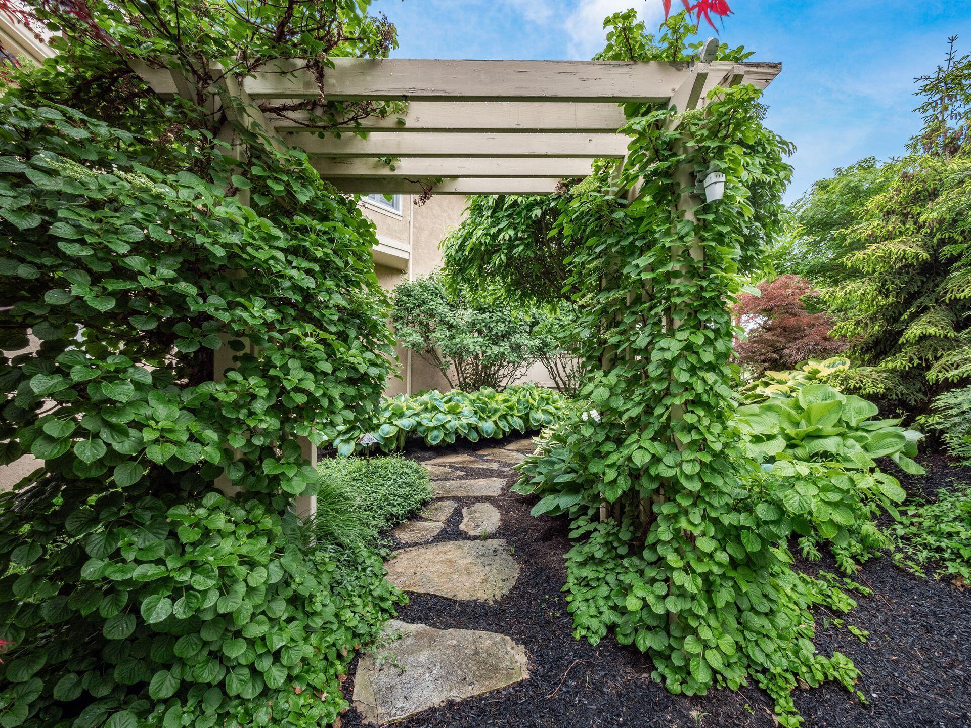 10101 Archer Lane