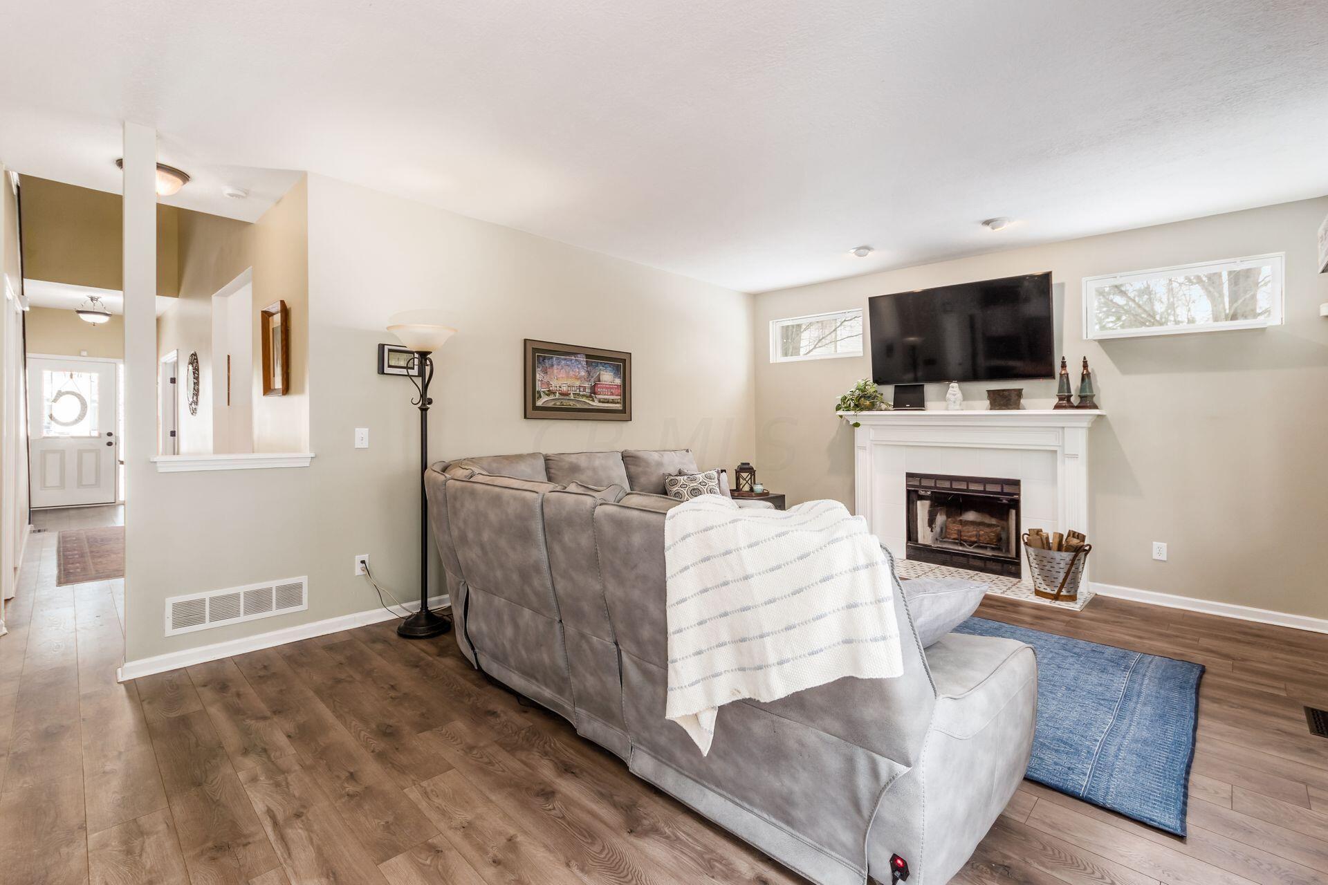 6400 Gossamer Court