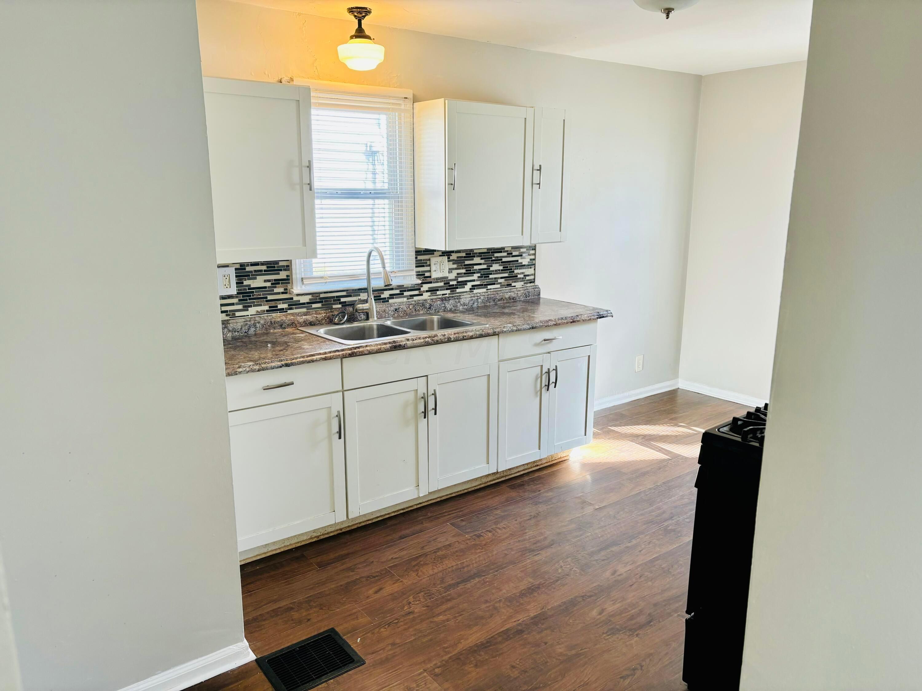 3070 Hiawatha Street