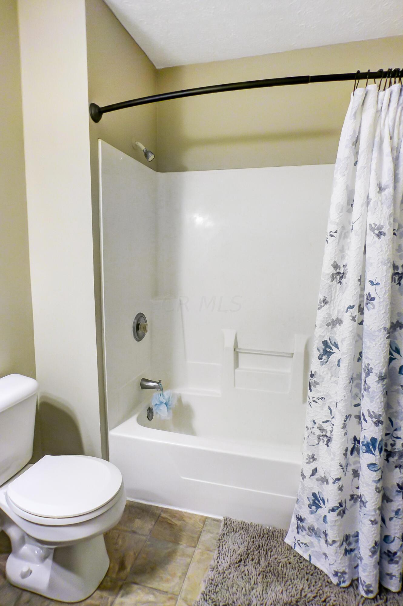 15 S Shafer Street, 2102