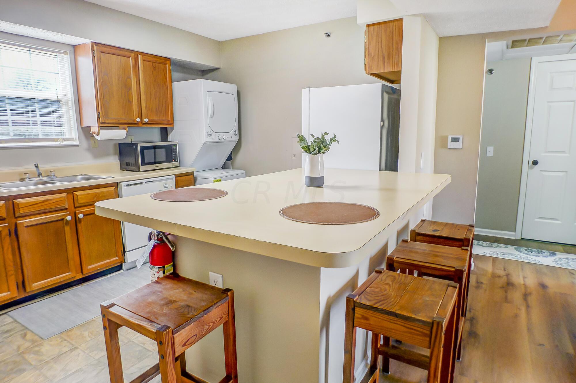 15 S Shafer Street, 2102