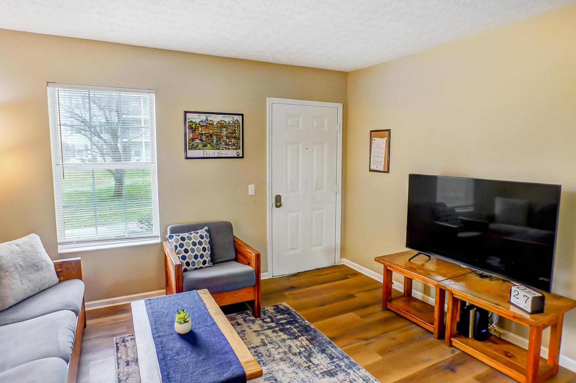 15 S Shafer Street, 2102