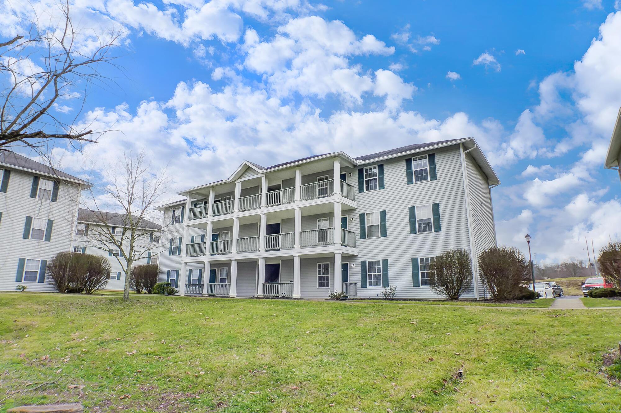 15 S Shafer Street, 2102