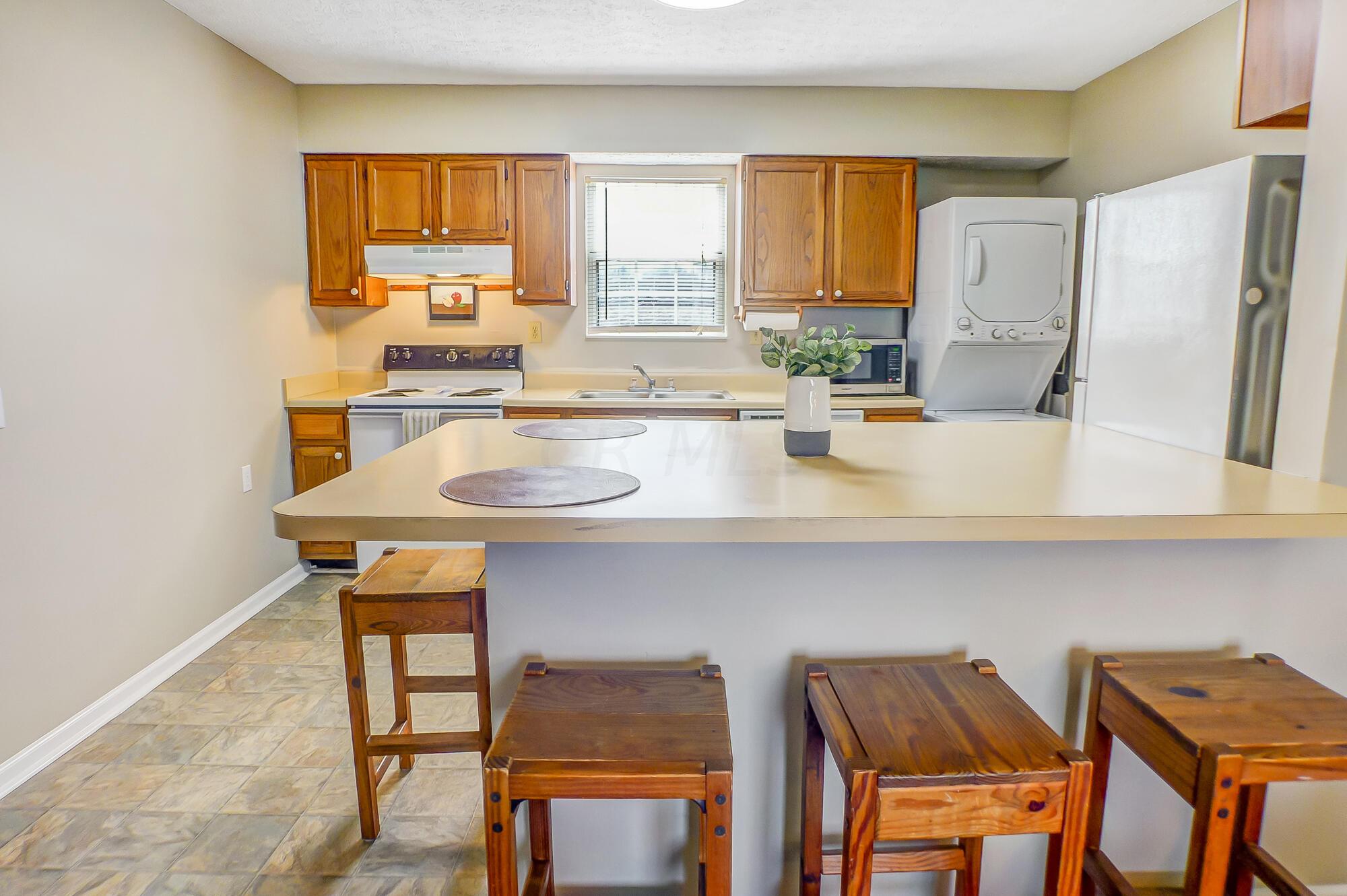 15 S Shafer Street, 2102