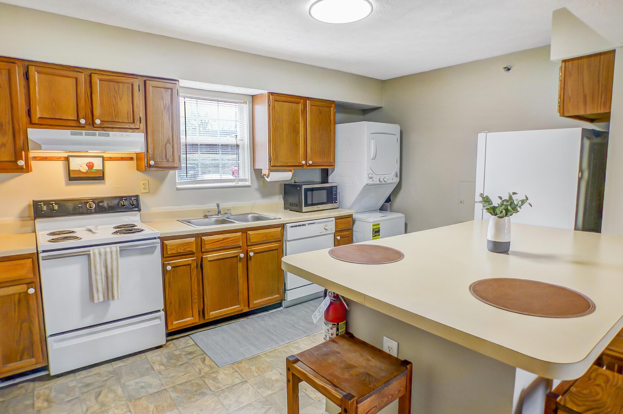 15 S Shafer Street, 2102