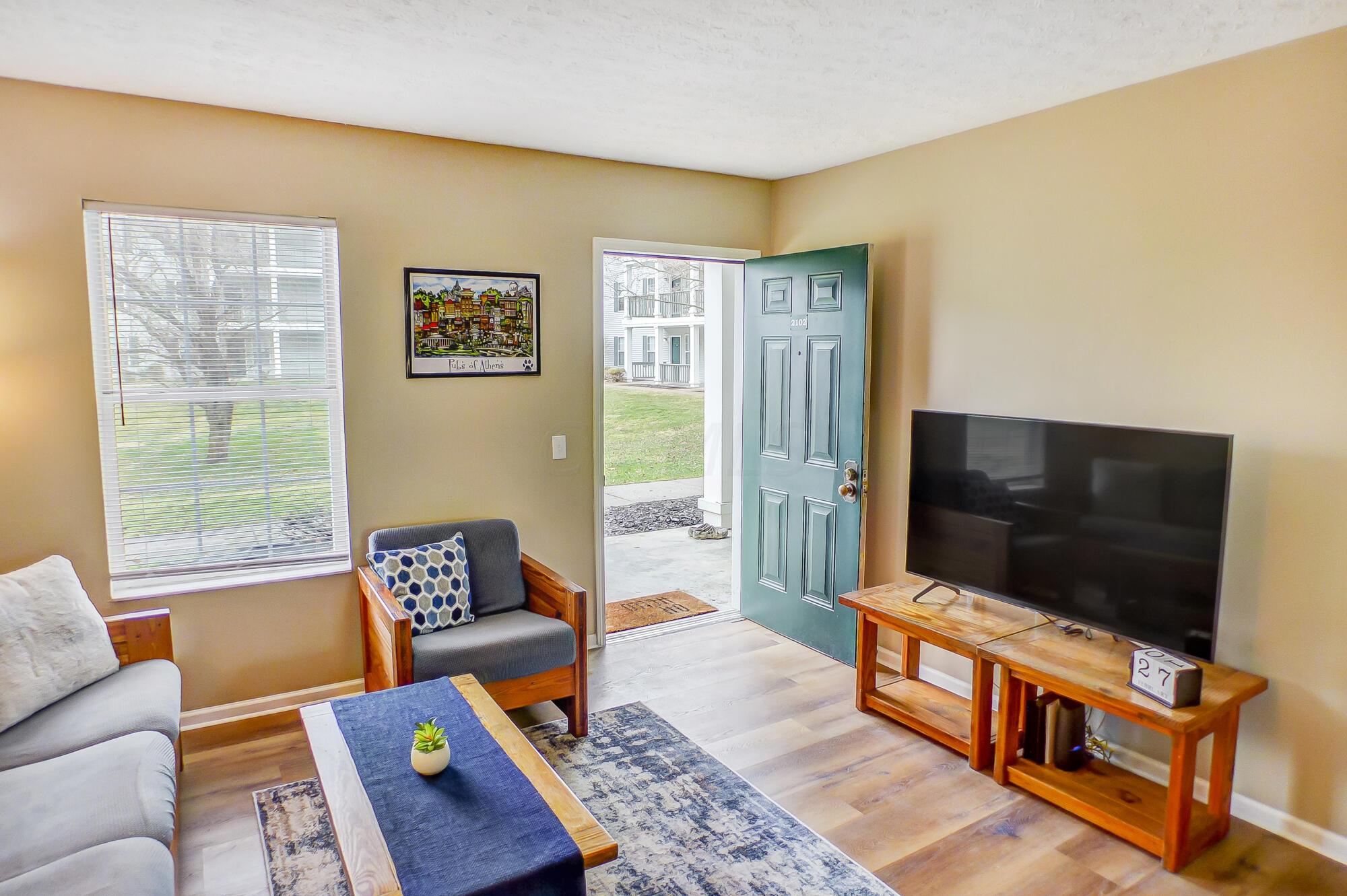 15 S Shafer Street, 2102