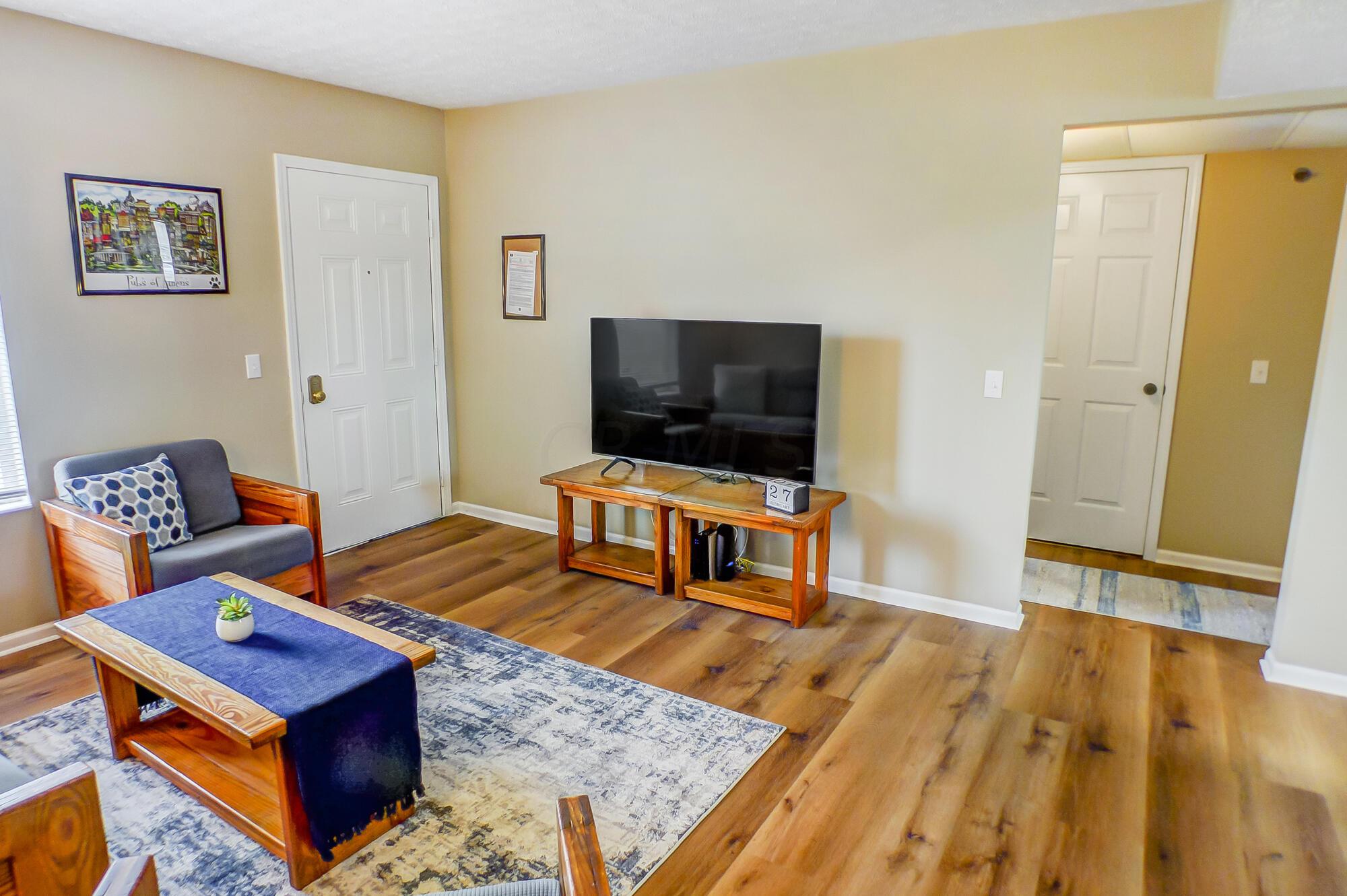 15 S Shafer Street, 2102