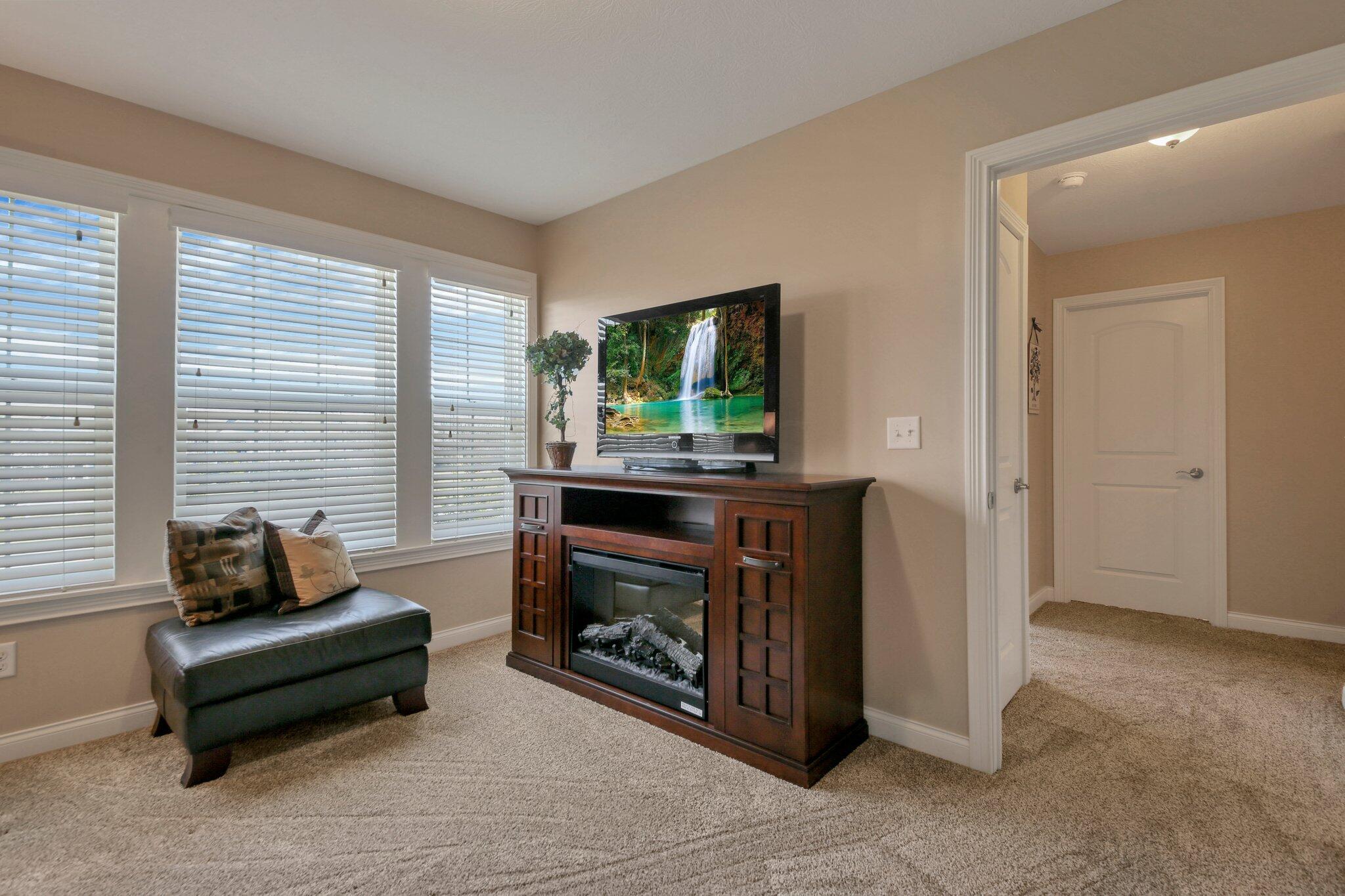 5744 Albany Reserve Drive