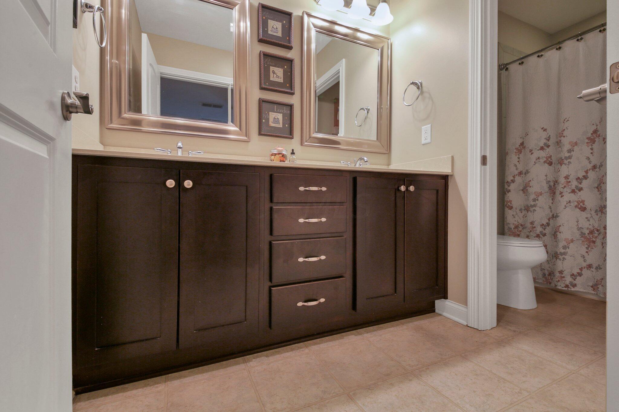 5744 Albany Reserve Drive