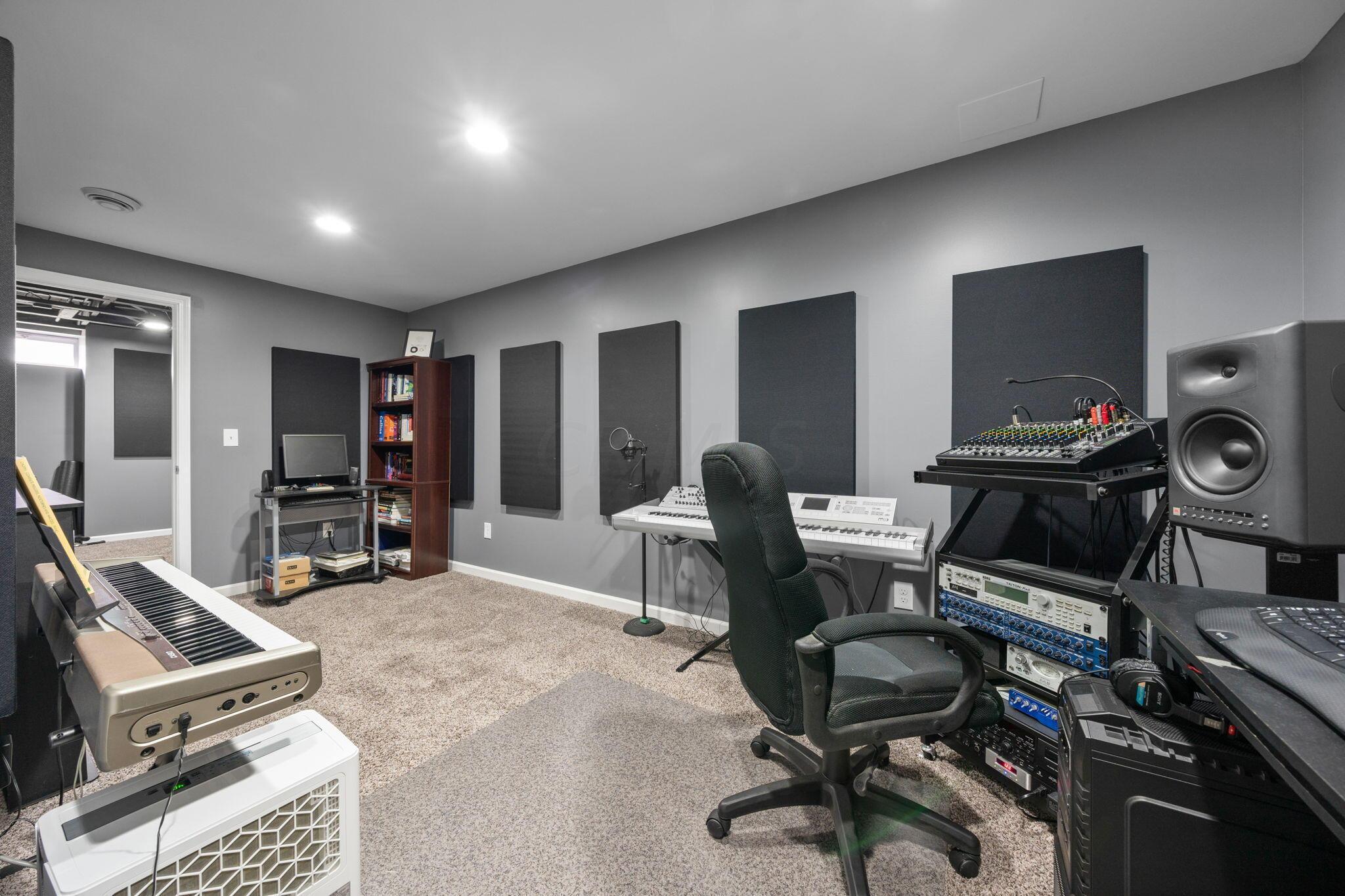33 Hawthorne Drive