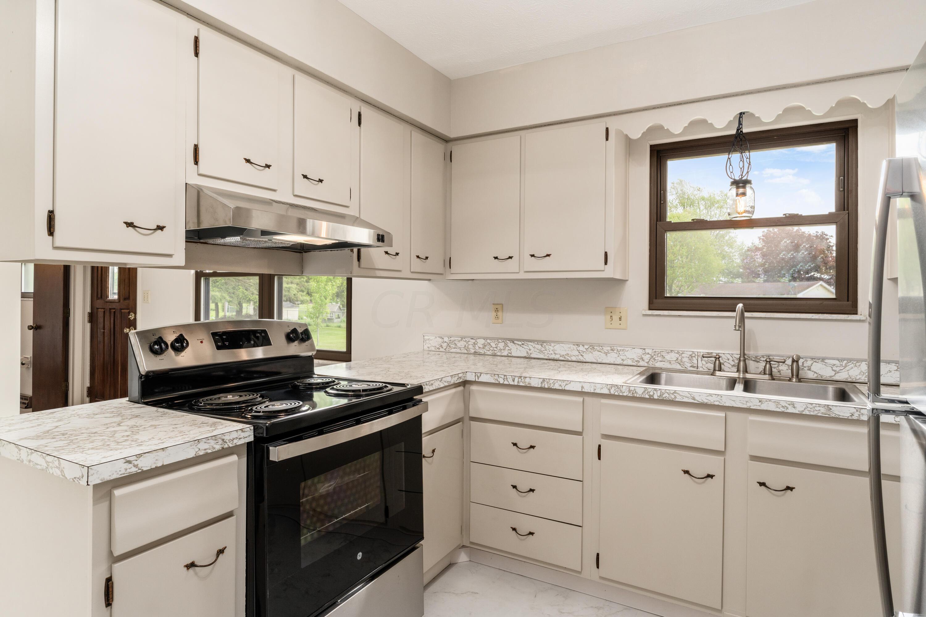 9555 Johnstown Utica Road