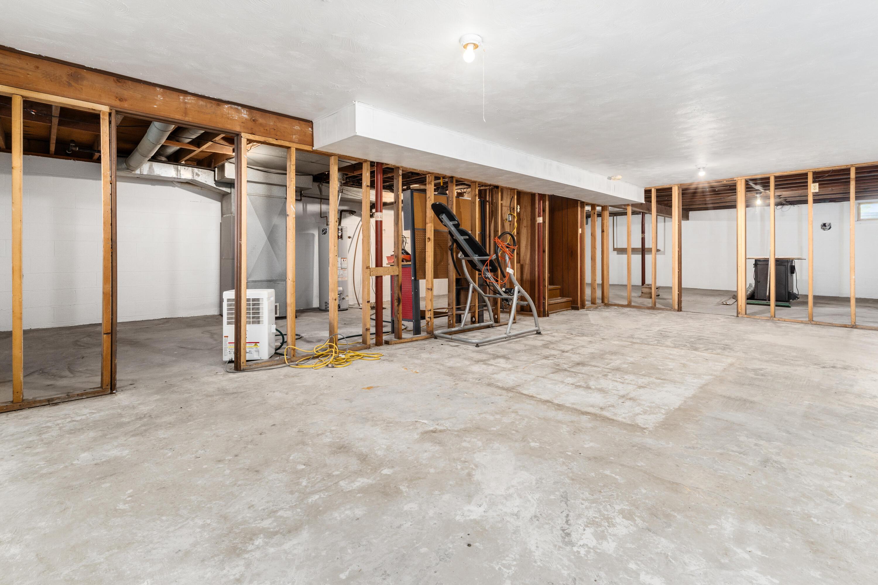 9555 Johnstown Utica Road