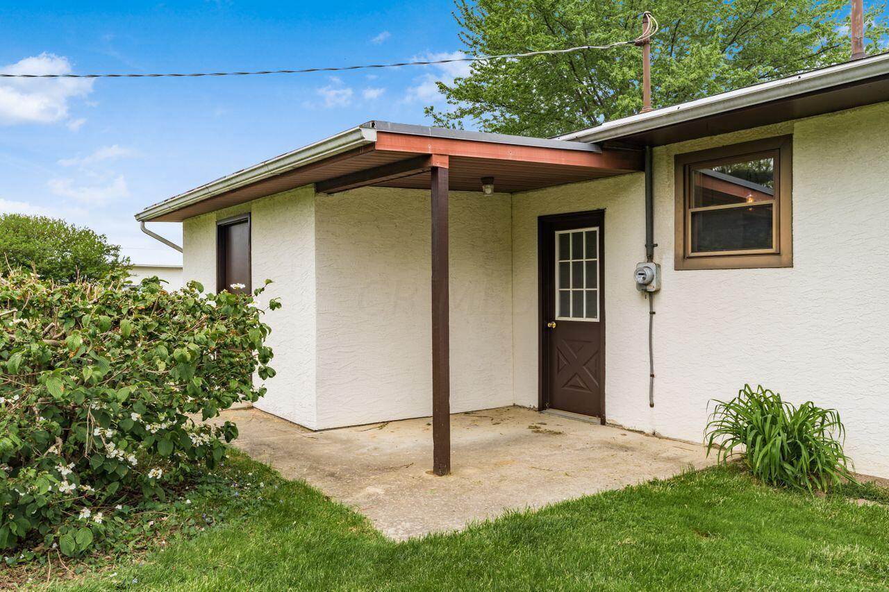 9555 Johnstown Utica Road