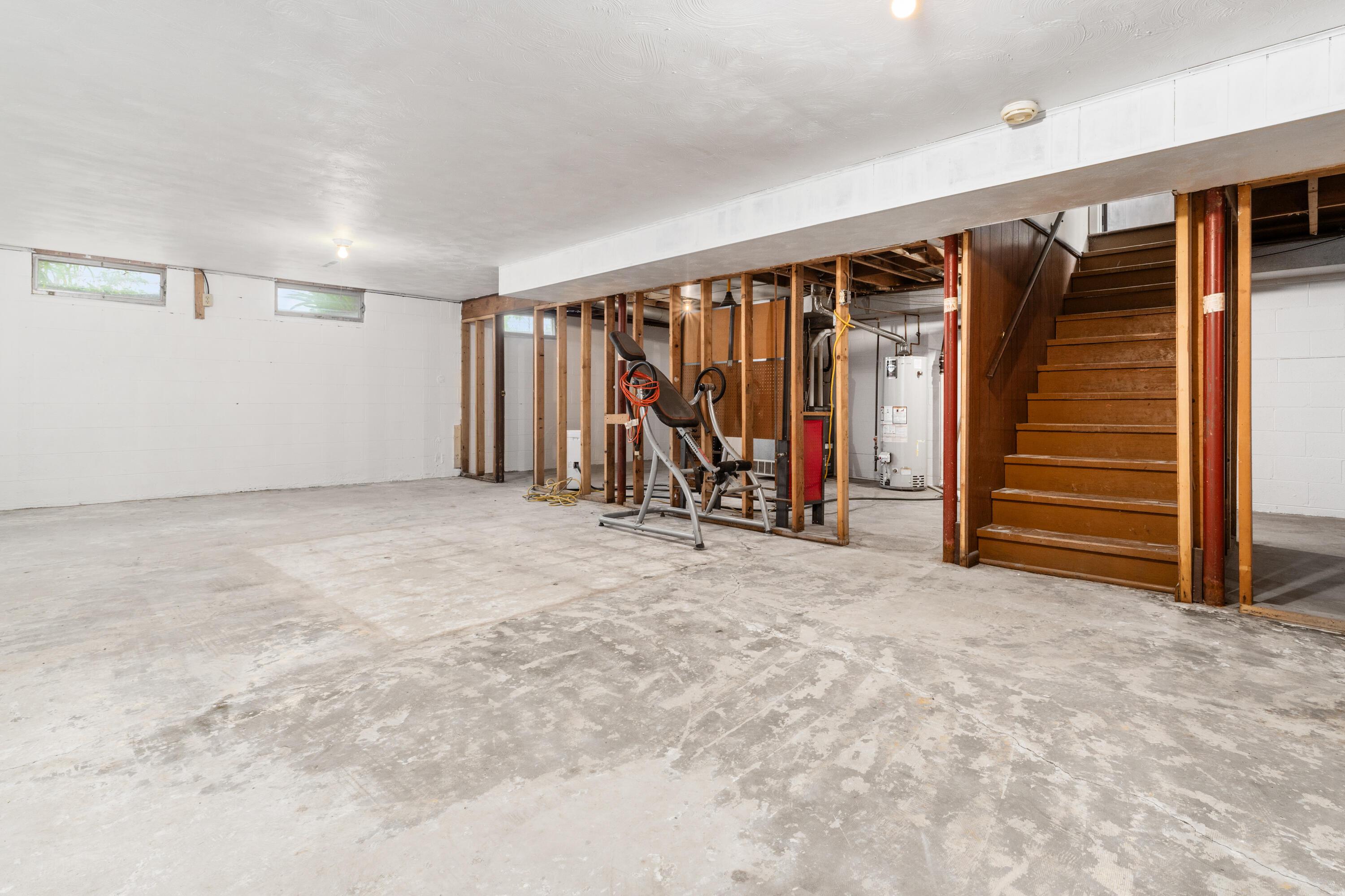 9555 Johnstown Utica Road