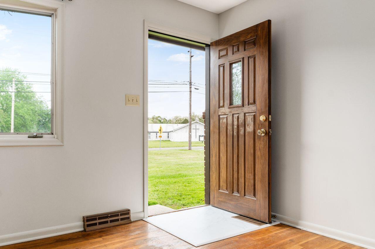 9555 Johnstown Utica Road