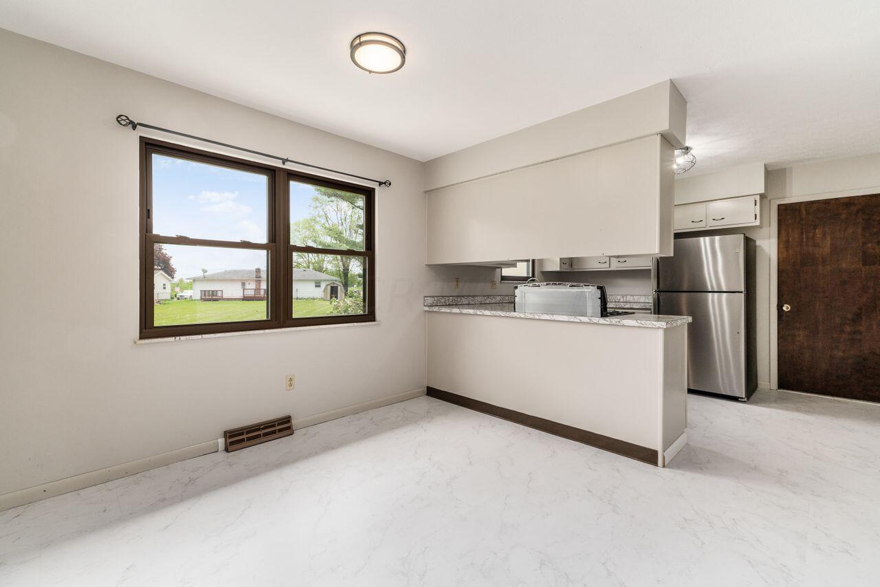 9555 Johnstown Utica Road