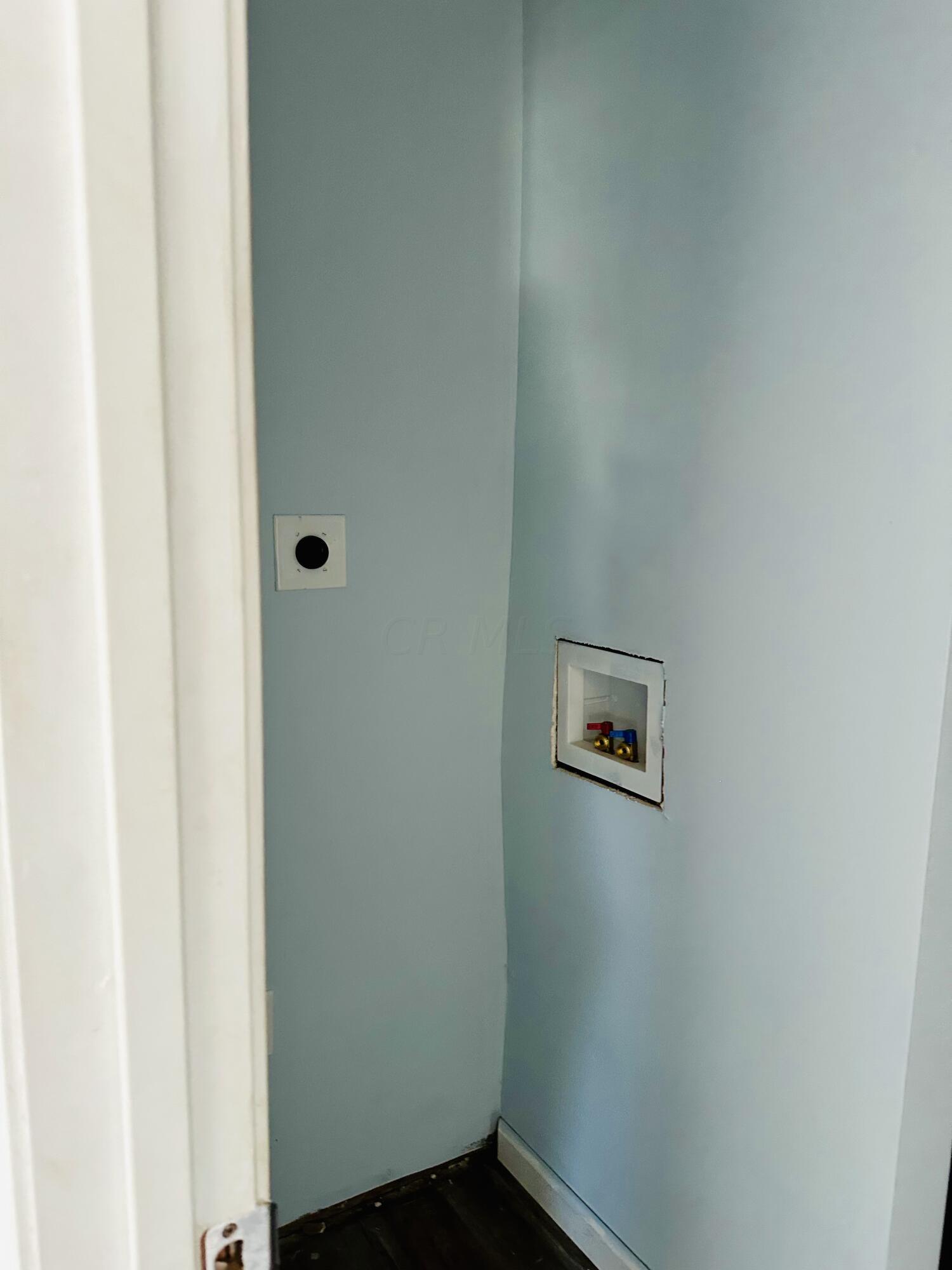 836 S Hamilton Road, A