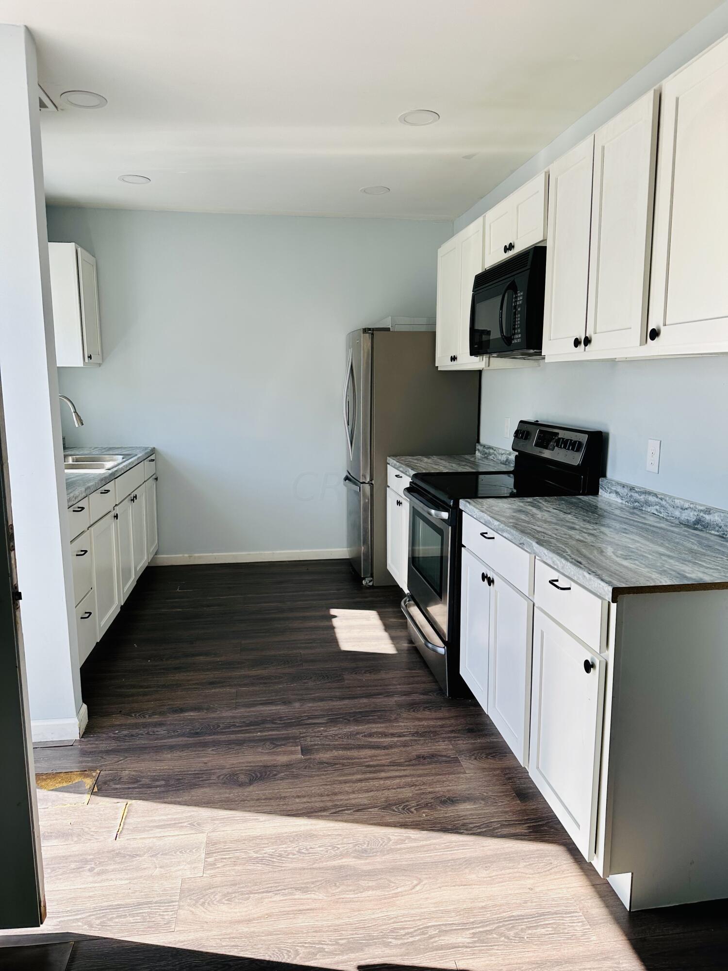 836 S Hamilton Road, A