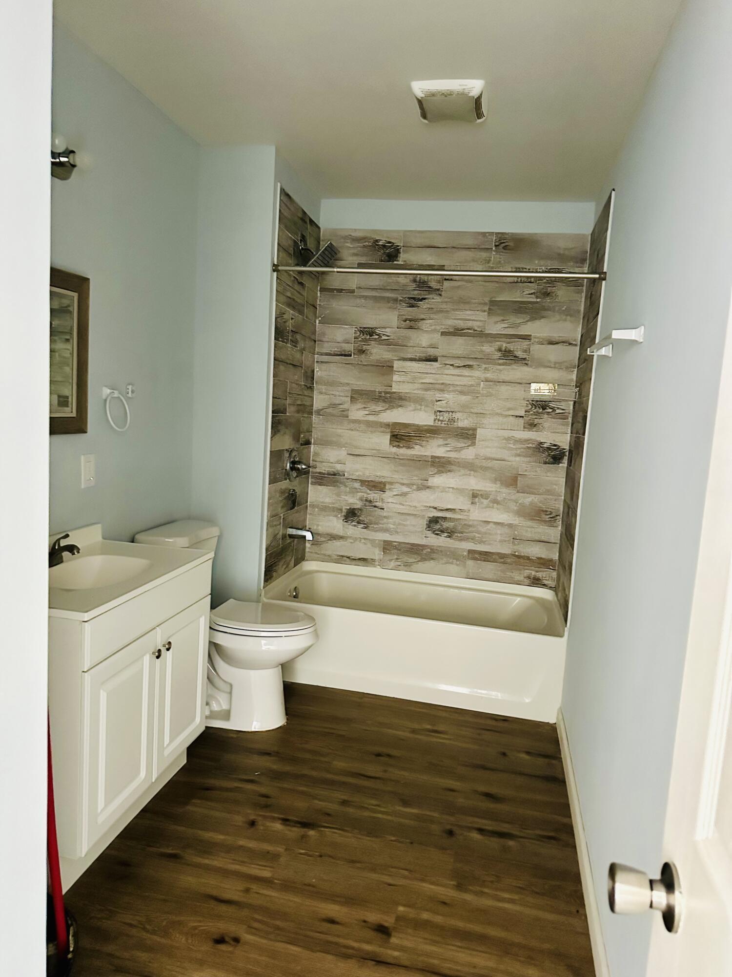 836 S Hamilton Road, A