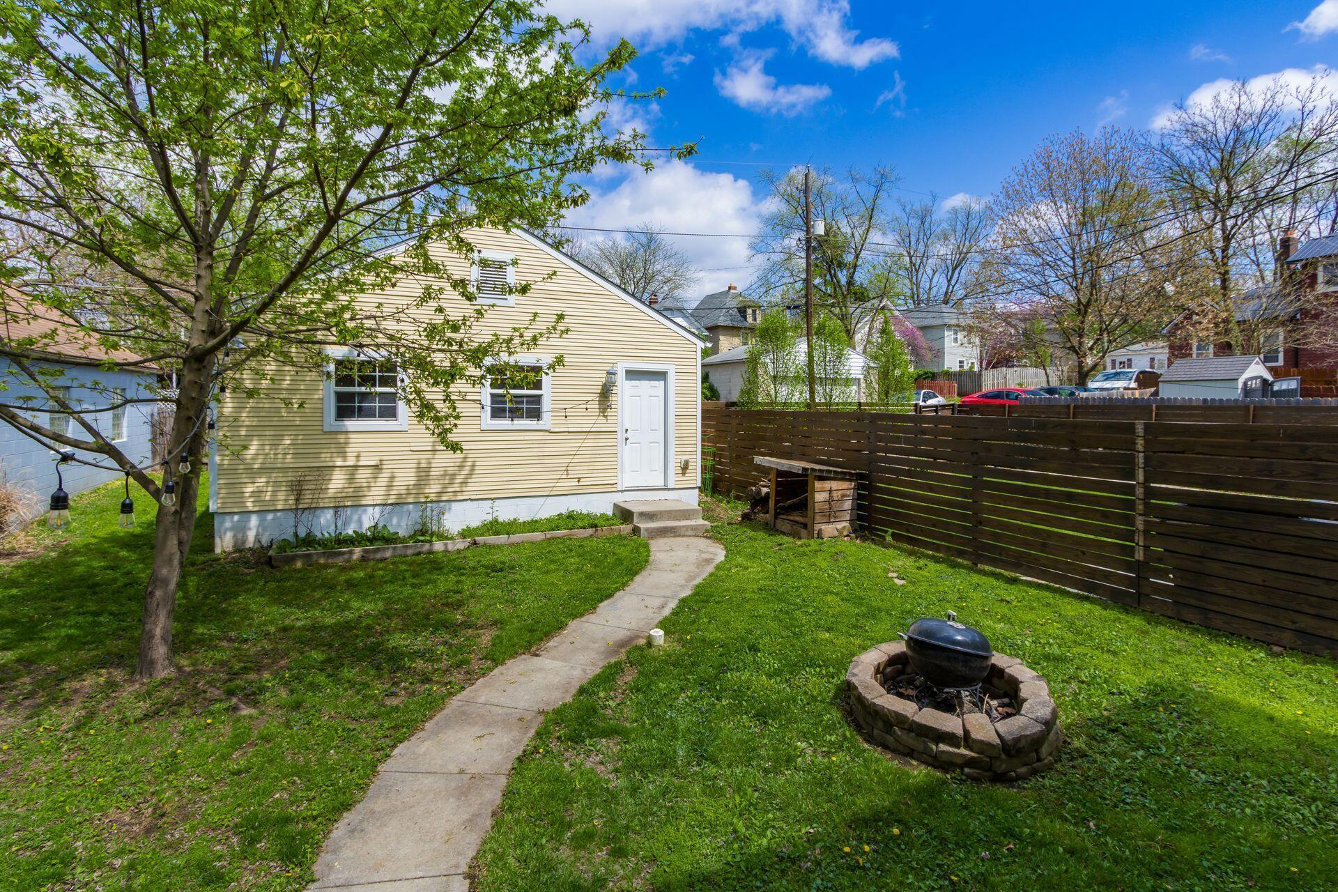 188 E Maynard Avenue