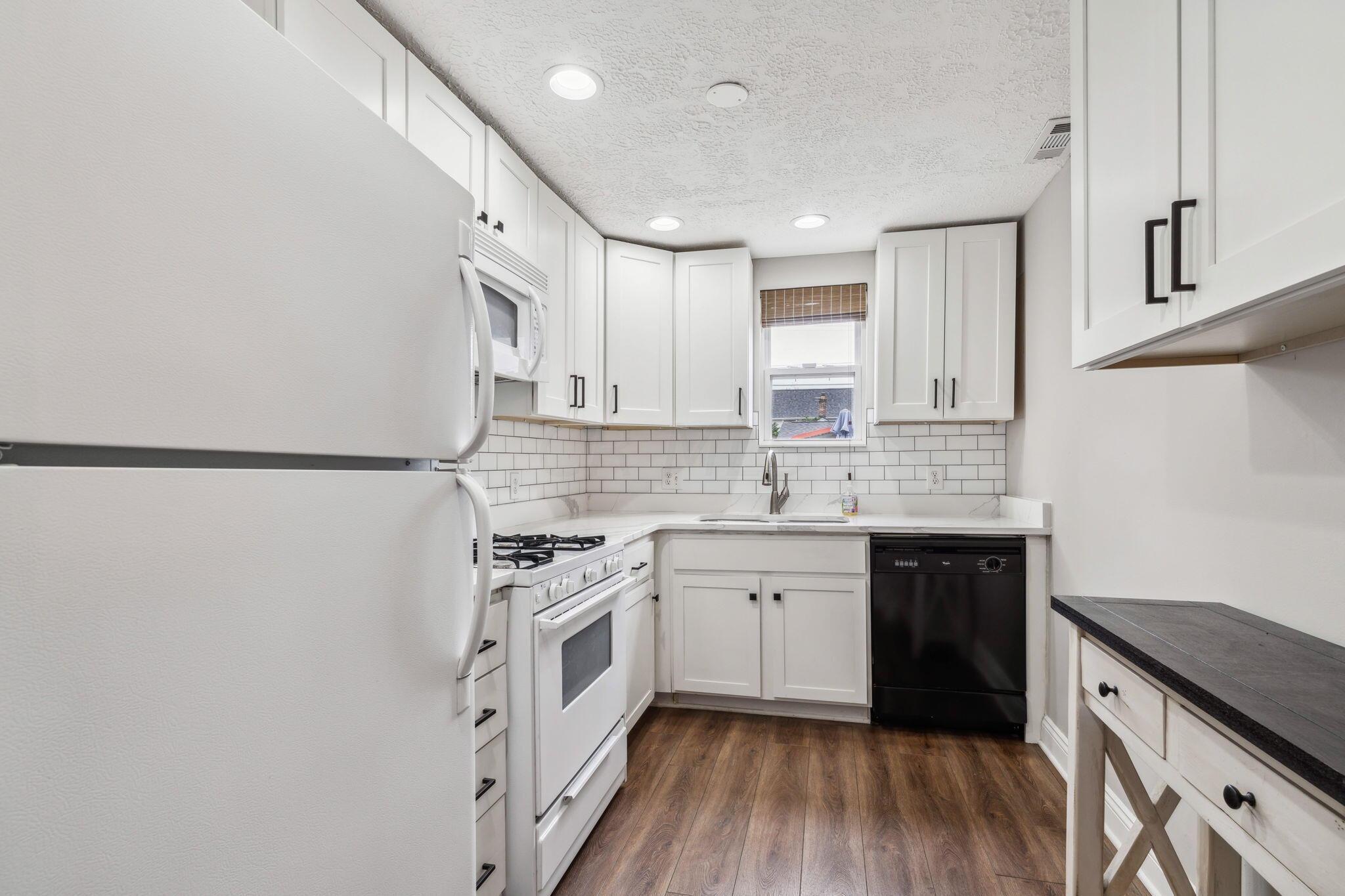 352 E Mithoff Street