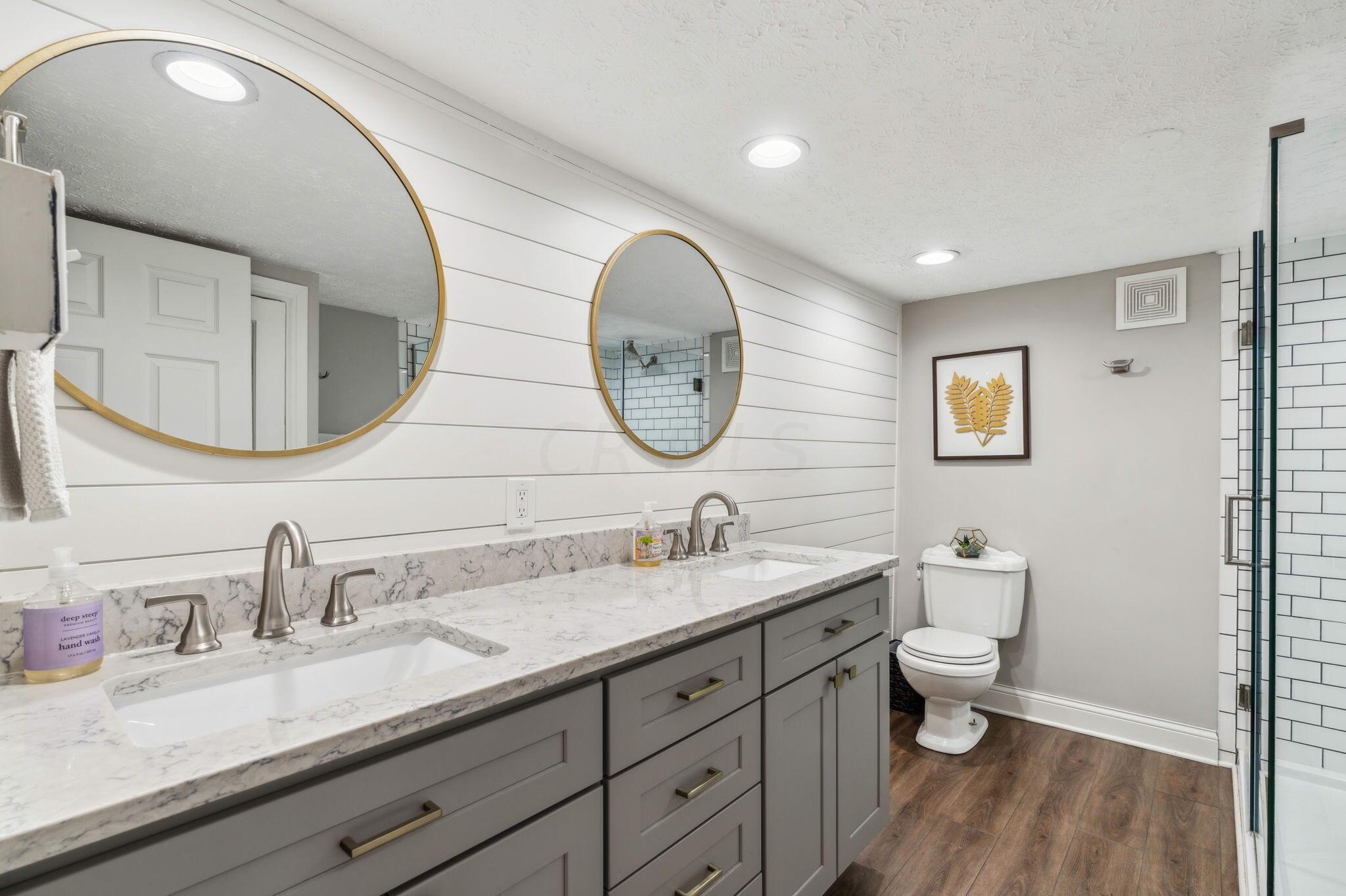 352 E Mithoff Street