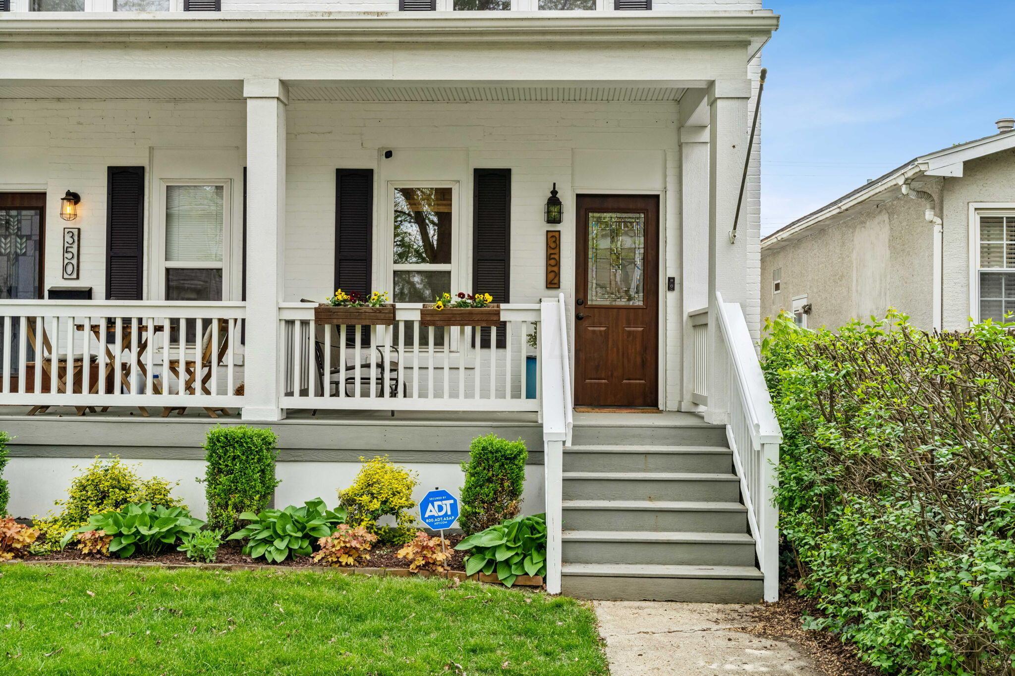 352 E Mithoff Street