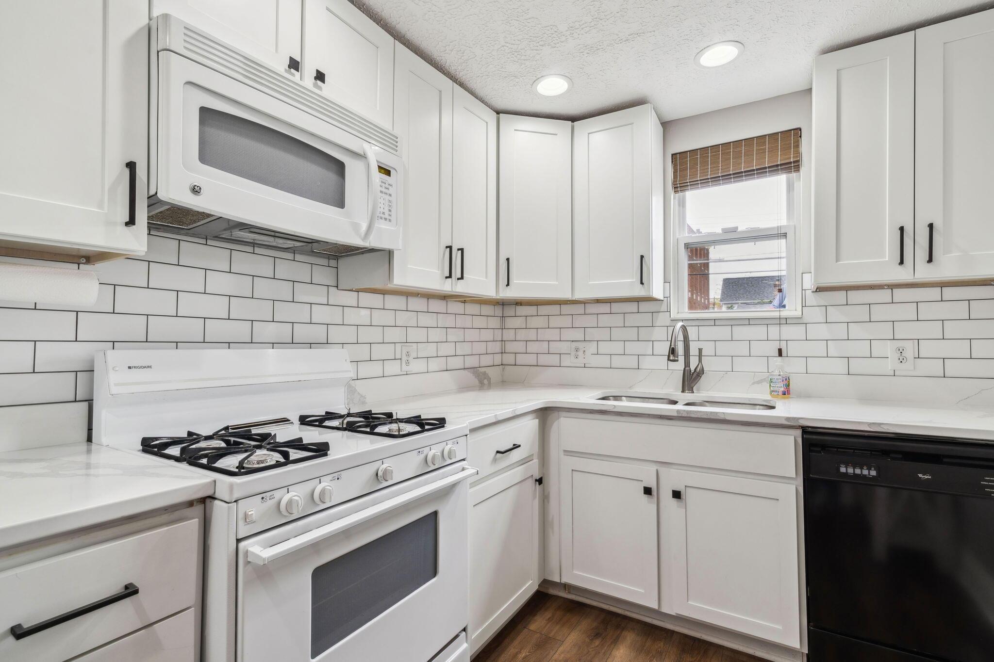 352 E Mithoff Street