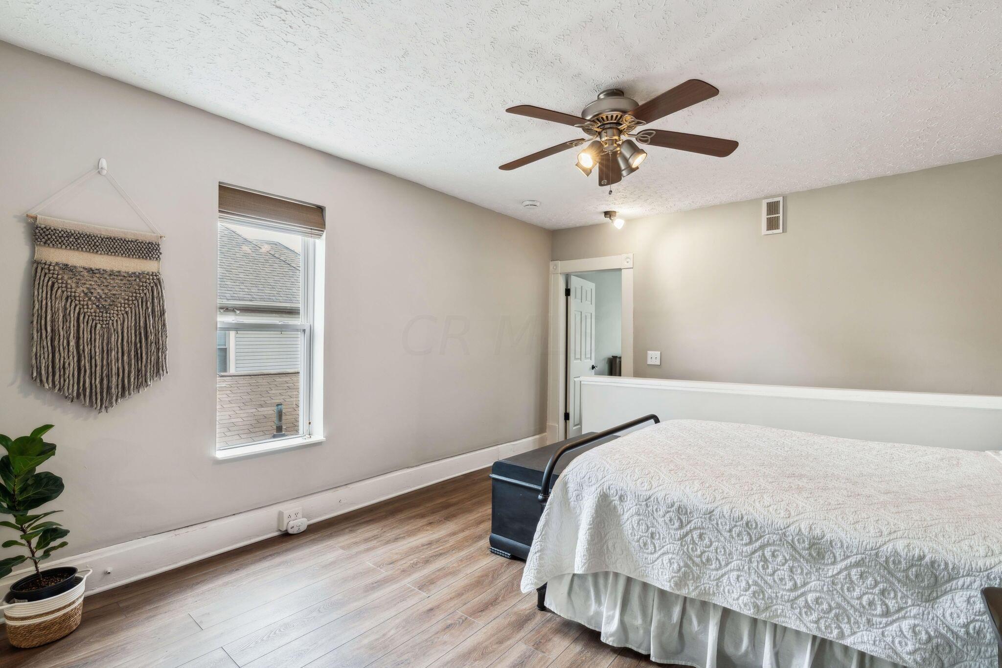 352 E Mithoff Street