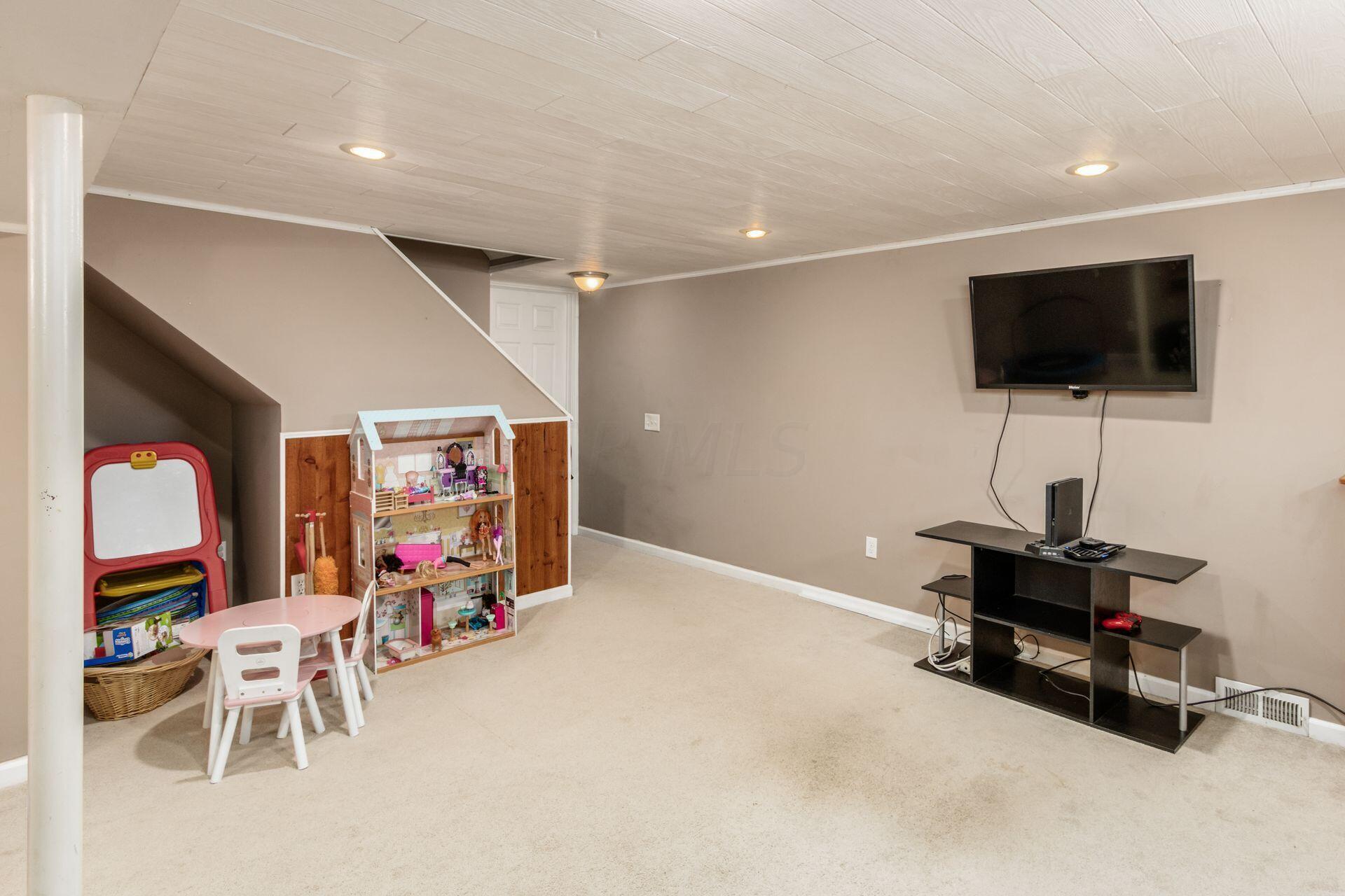 1293 Granfield Court