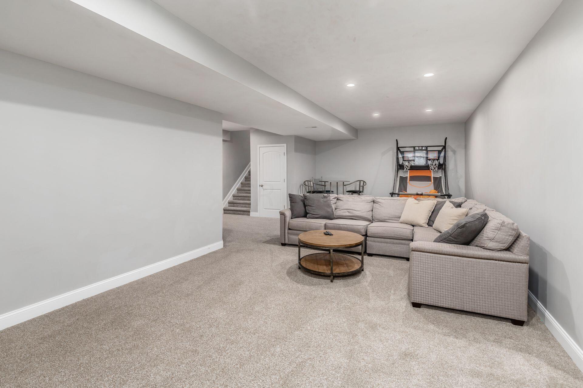 6693 Clear Creek Loop