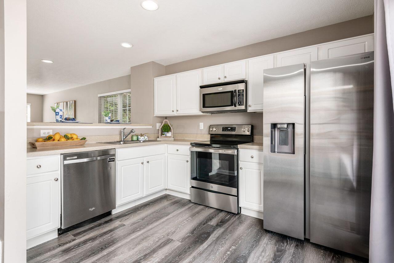 5274 Cross River Falls Boulevard