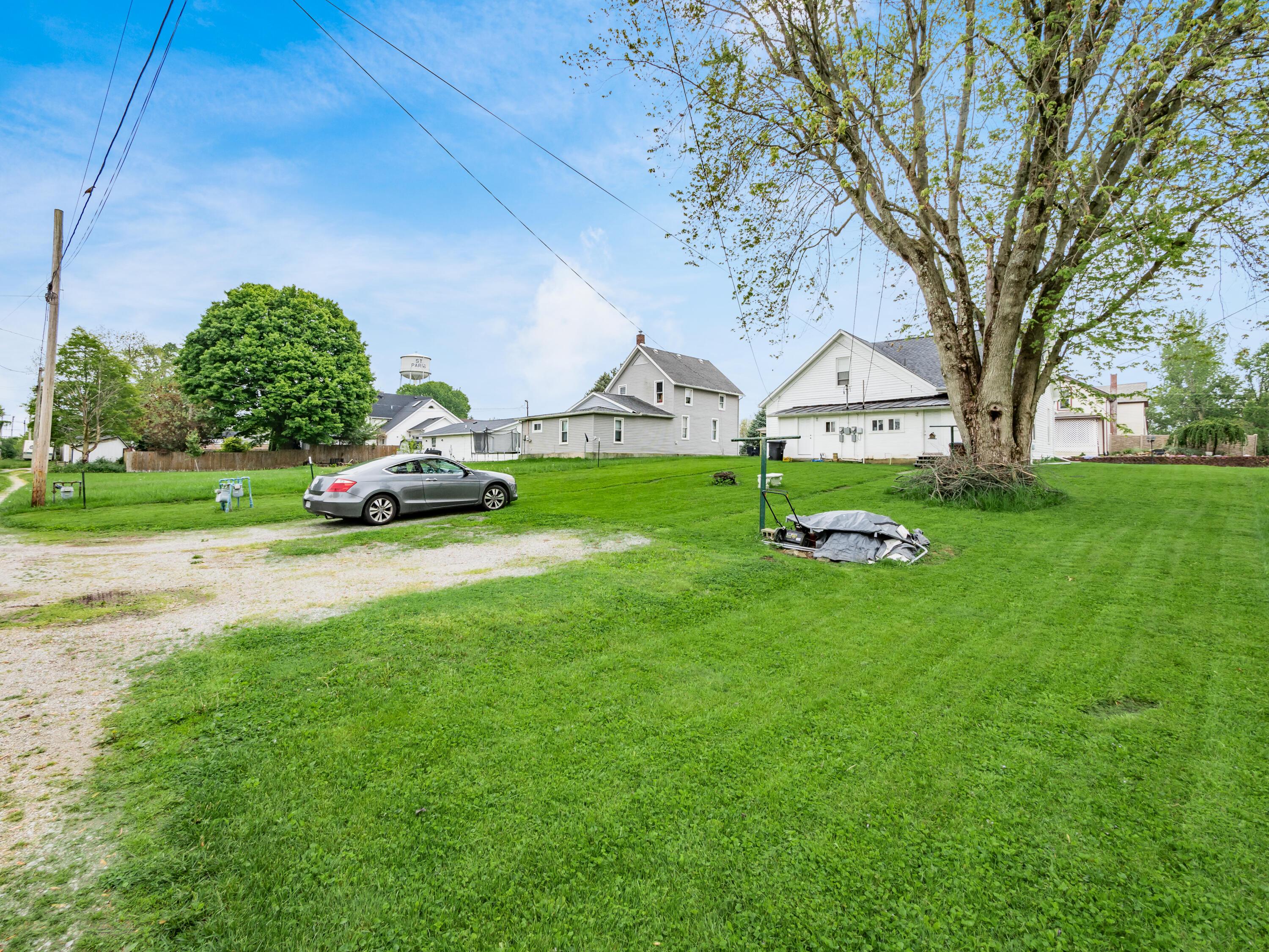 222 W Poplar Street, 224