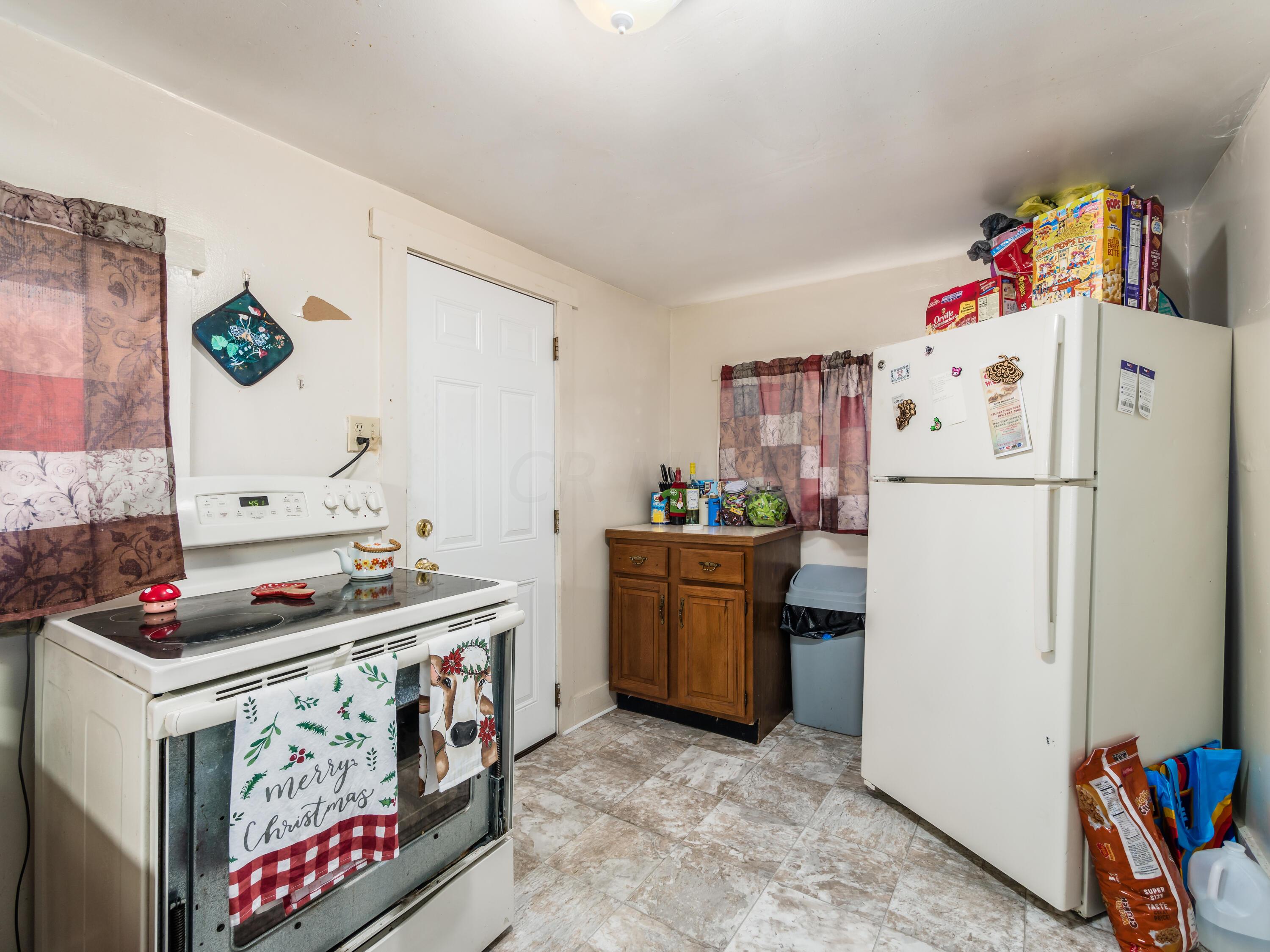 222 W Poplar Street, 224