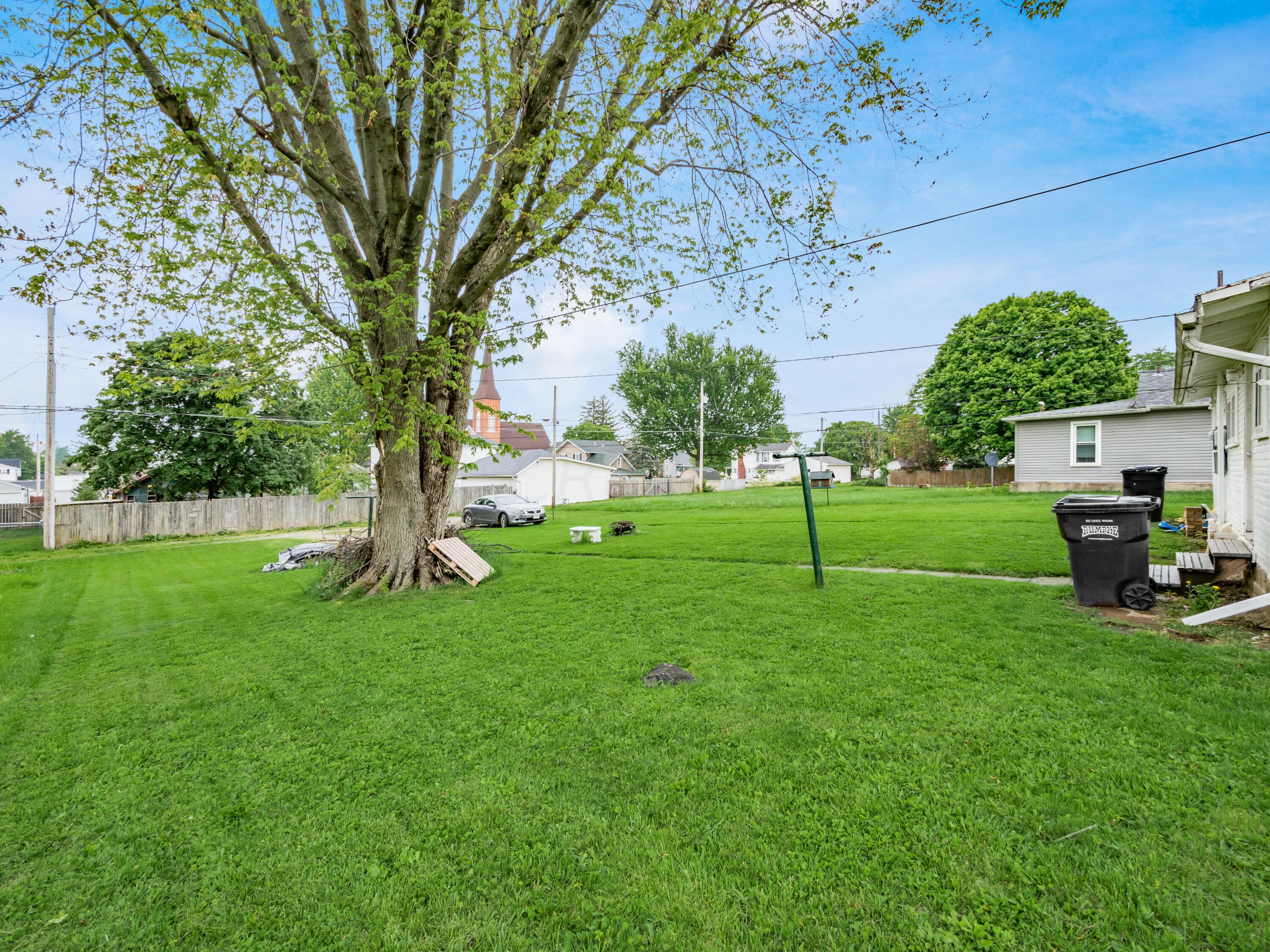 222 W Poplar Street, 224