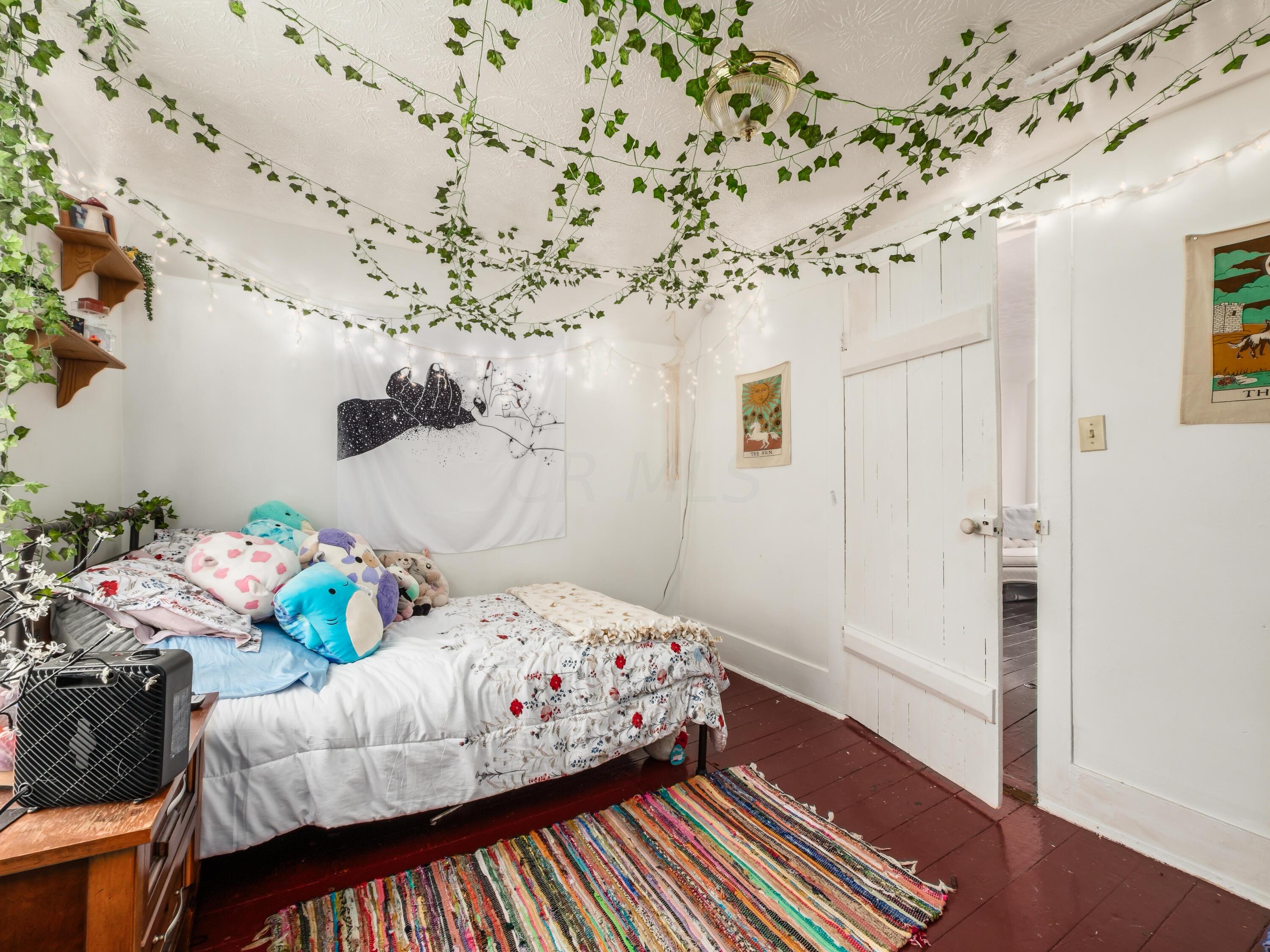 222 W Poplar Street, 224