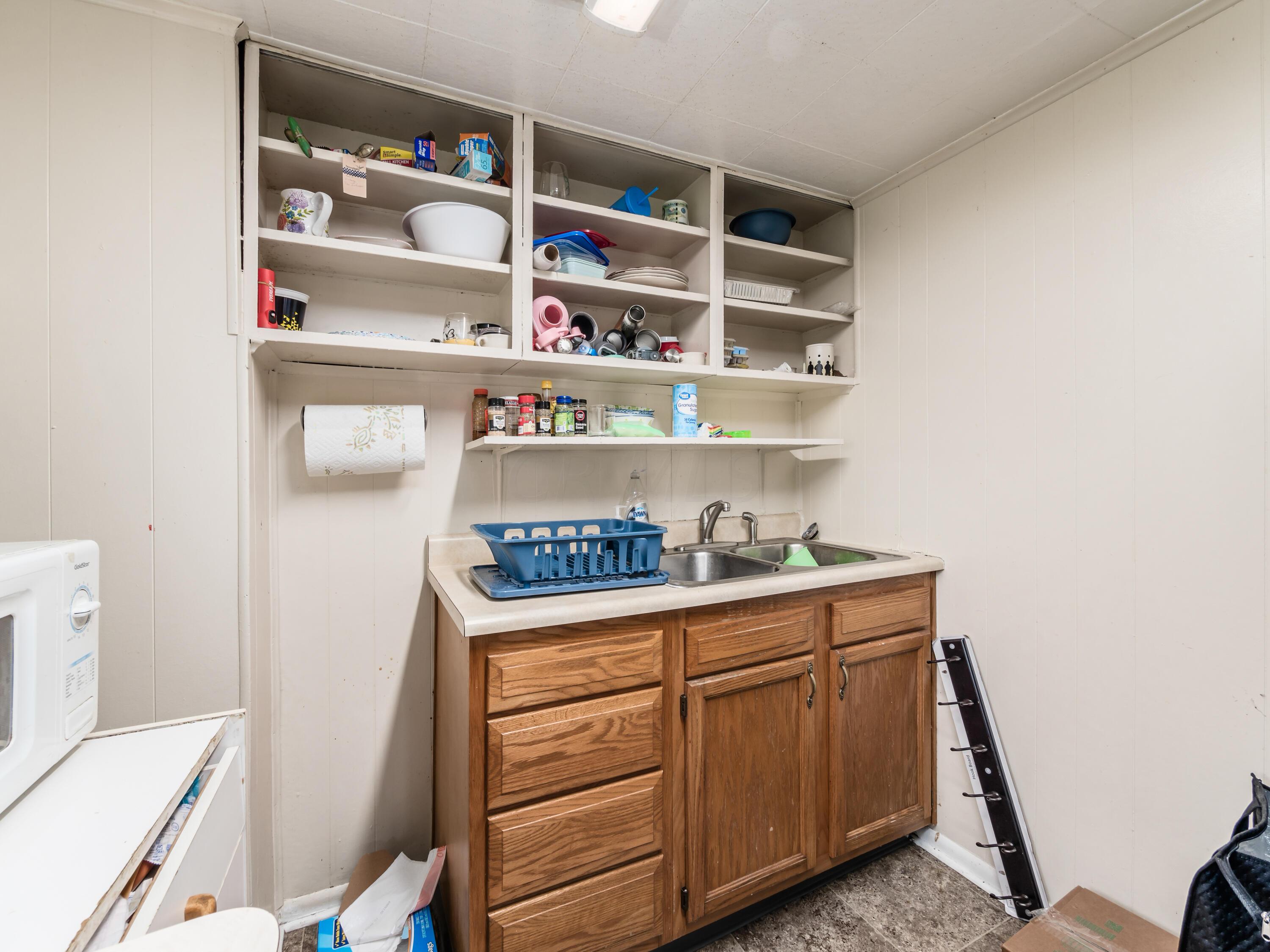 222 W Poplar Street, 224