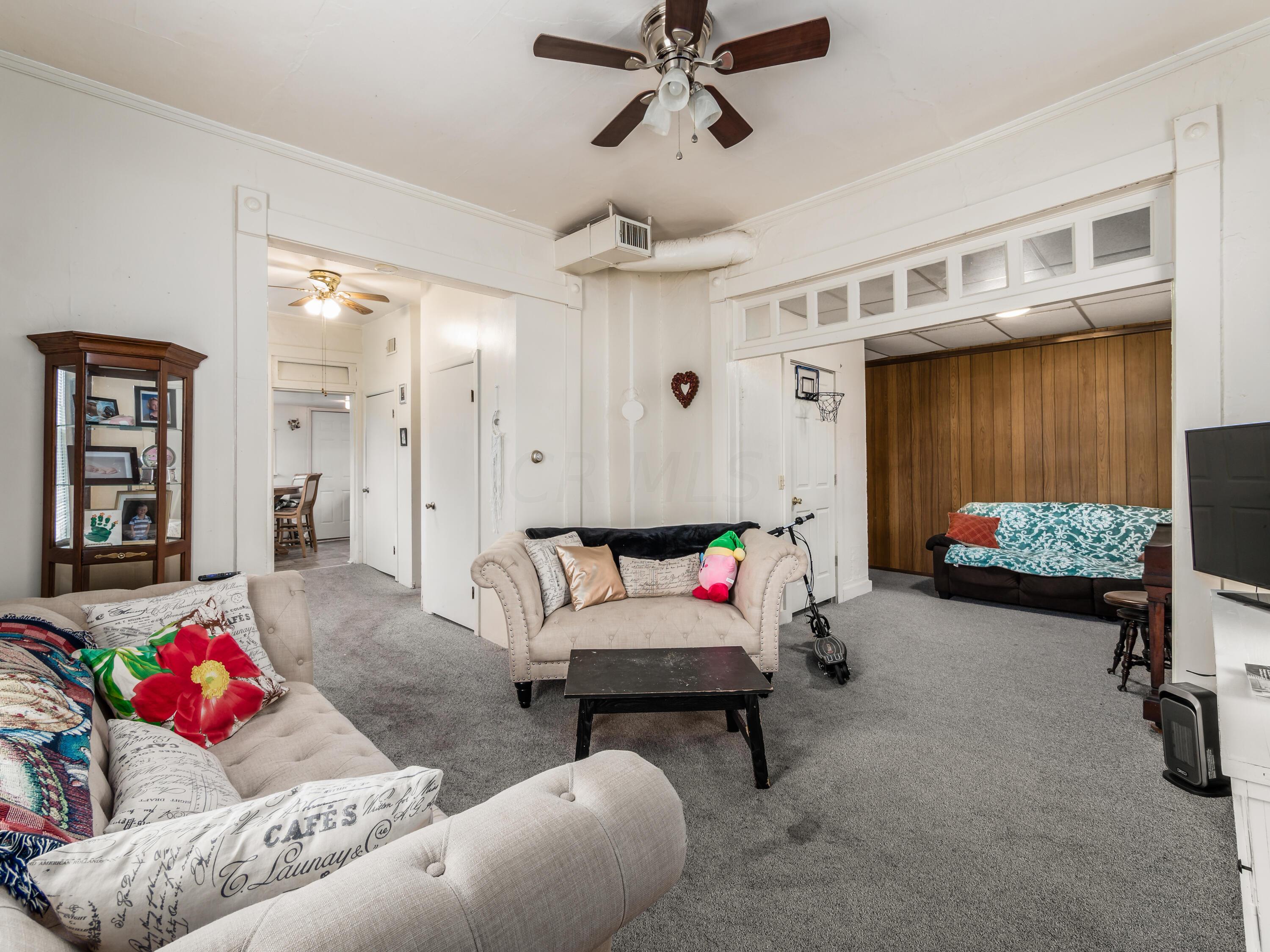 222 W Poplar Street, 224