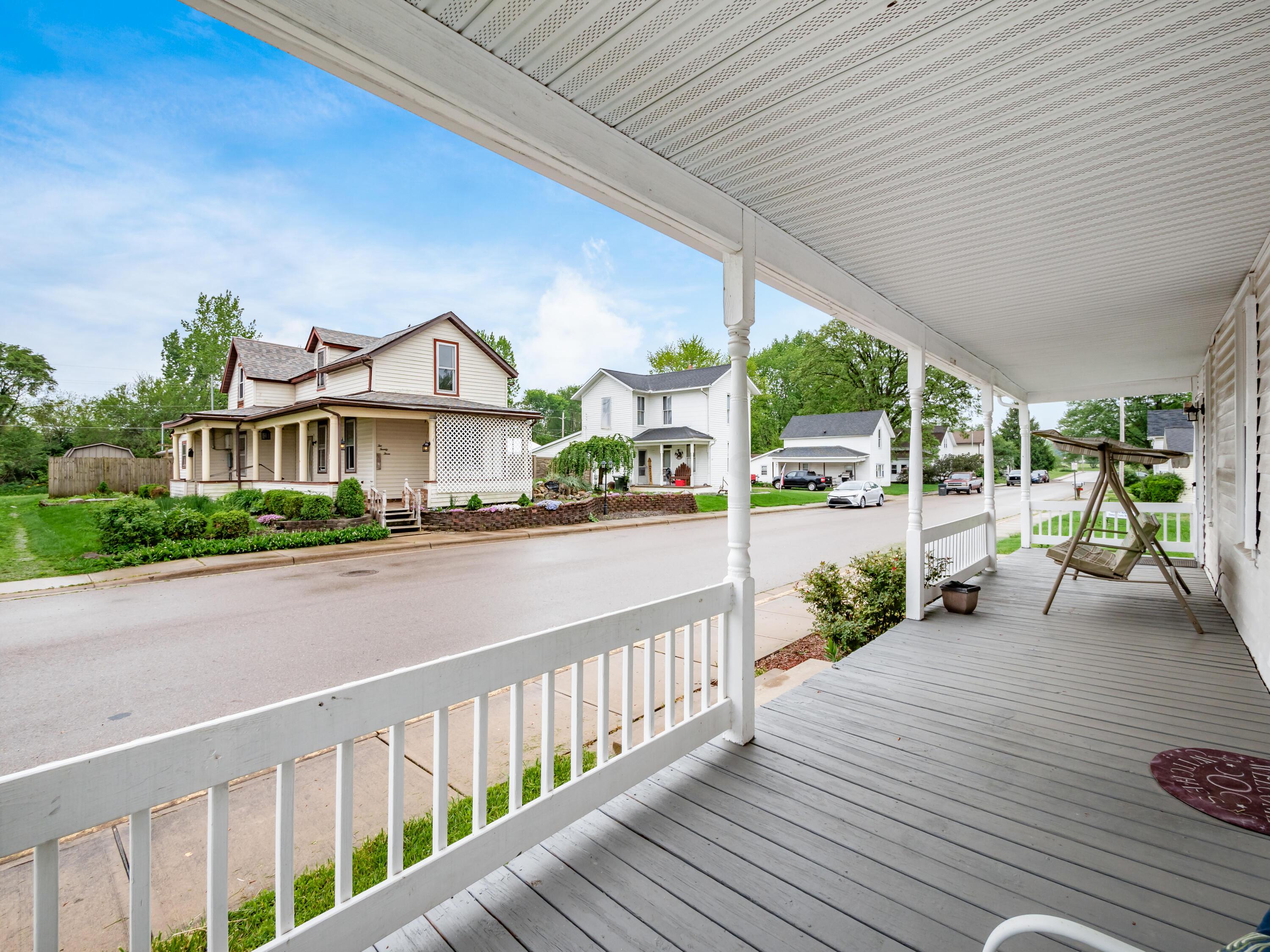 222 W Poplar Street, 224