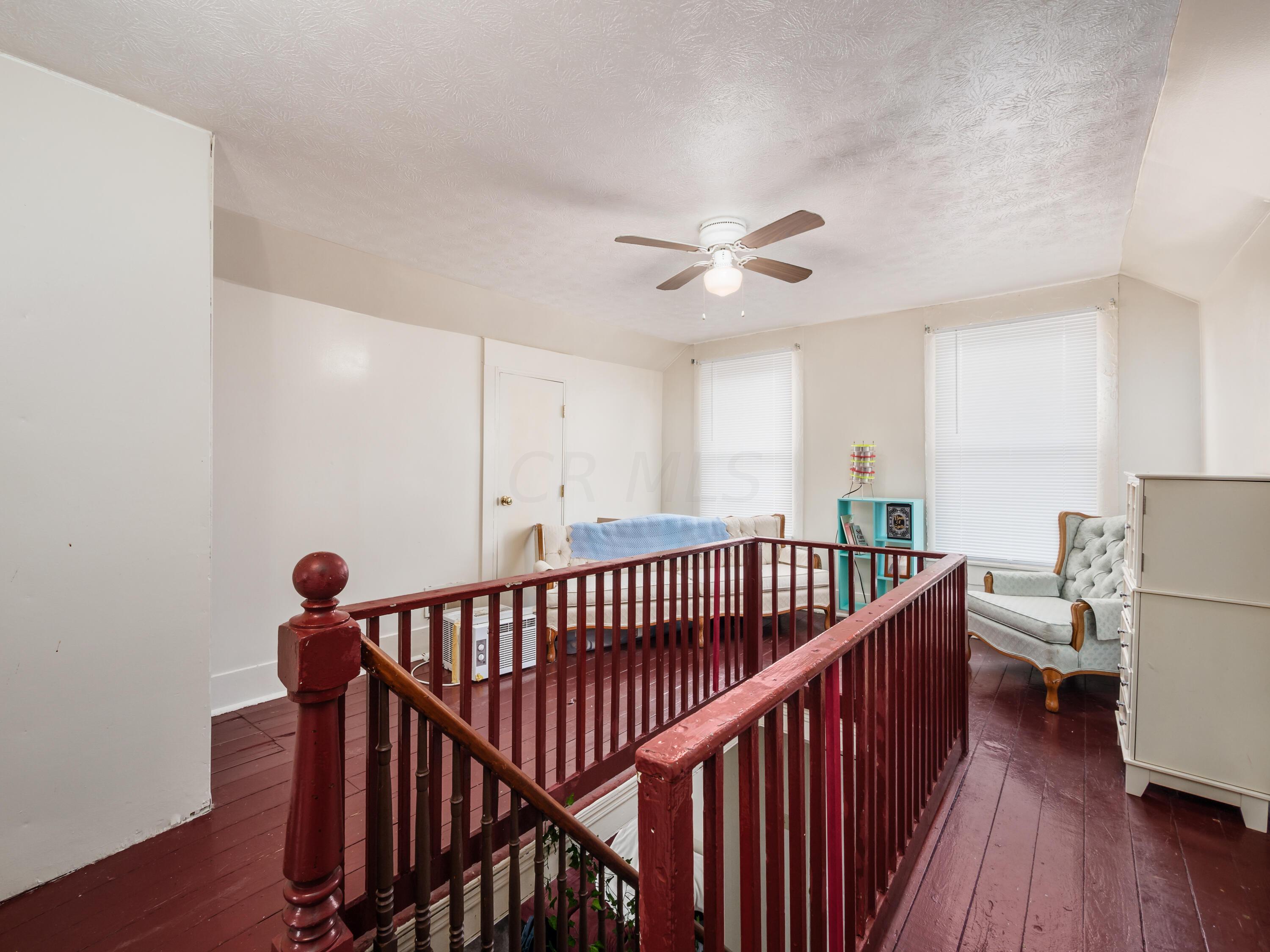 222 W Poplar Street, 224