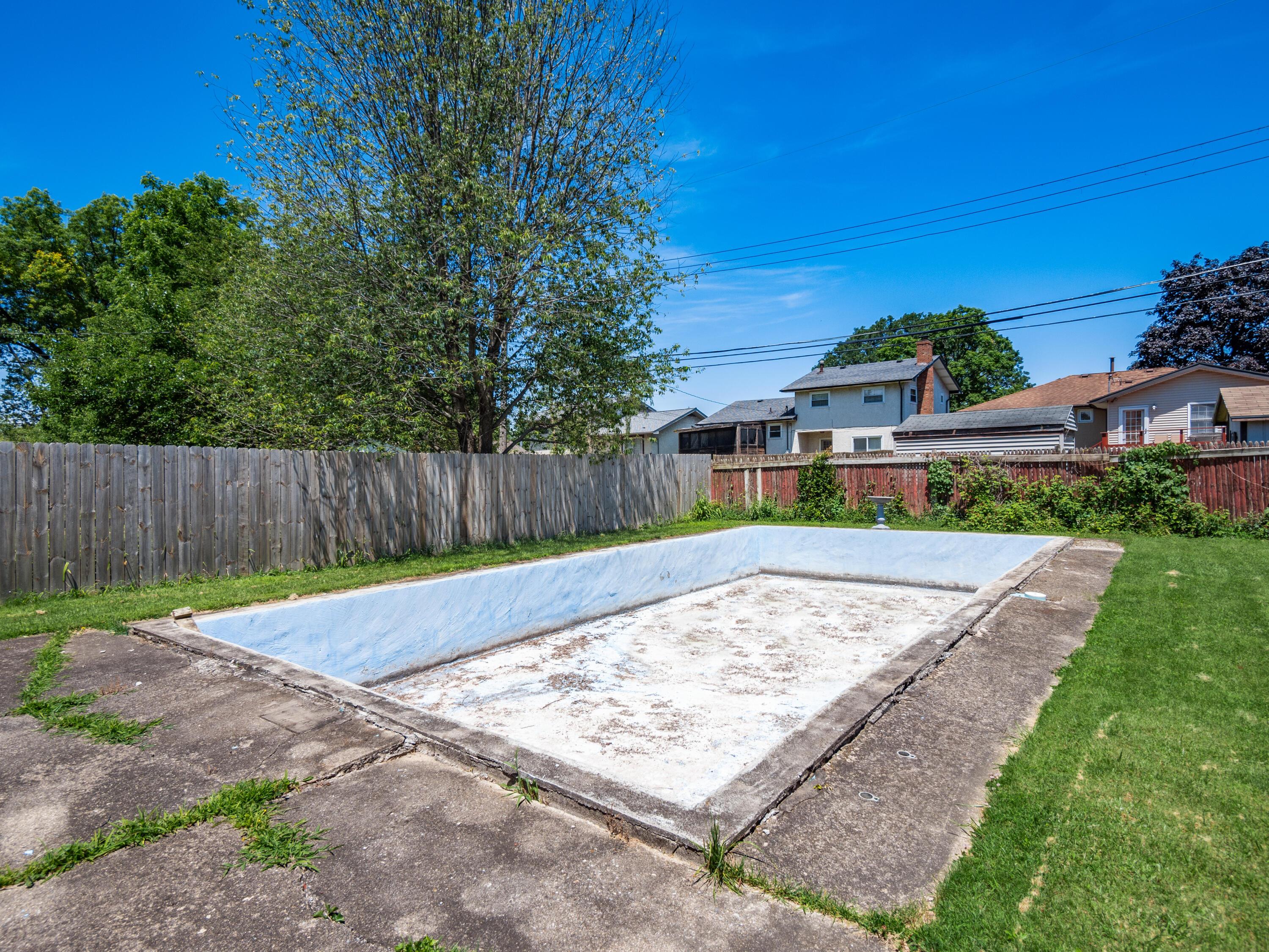 4024 Anthony Court S