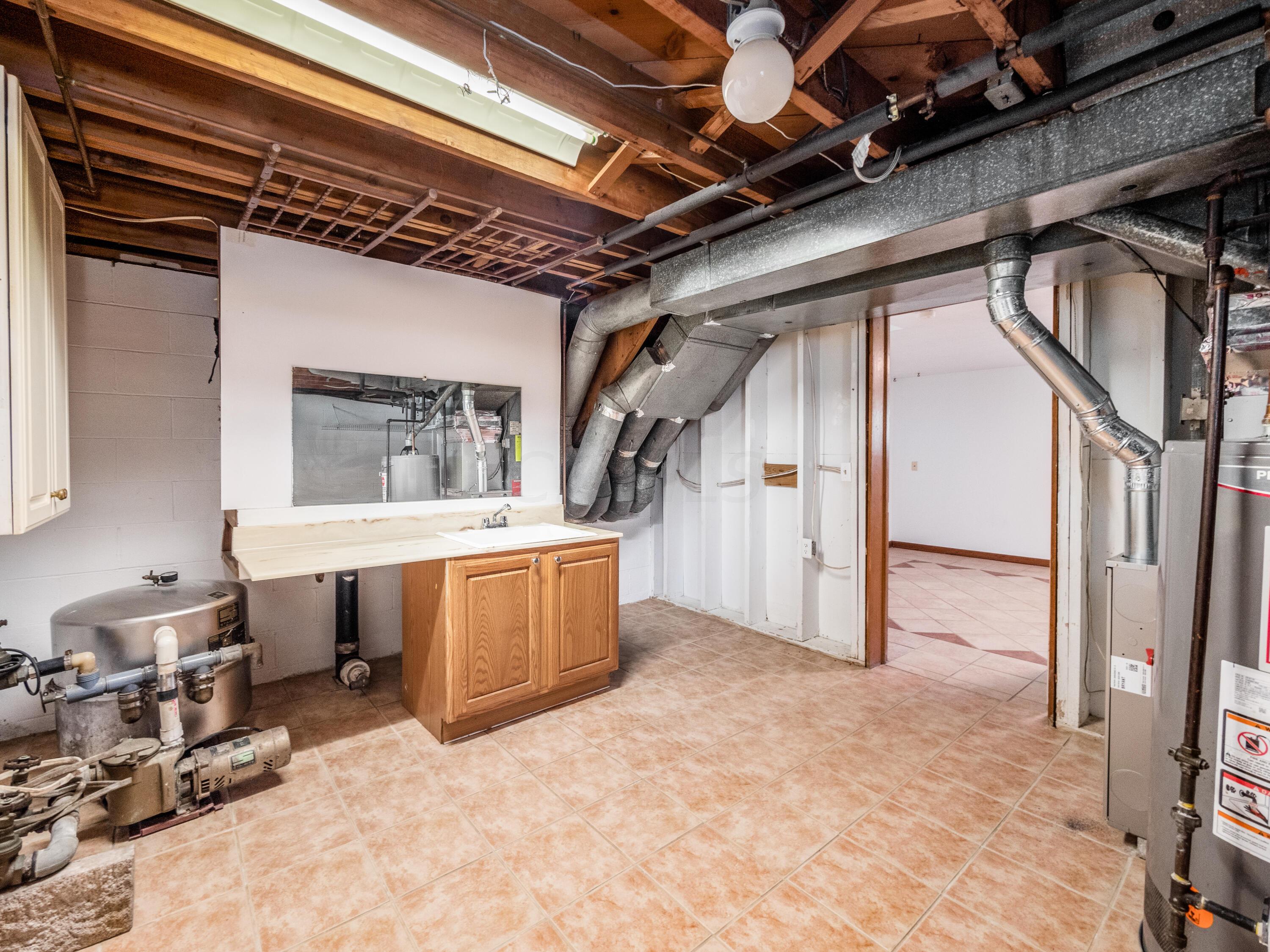 4024 Anthony Court S
