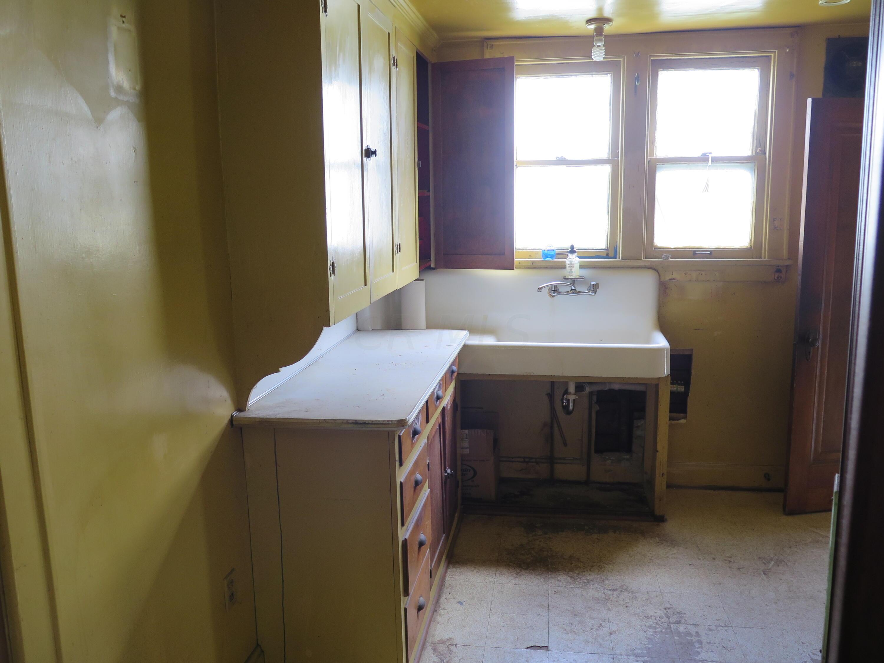 1395 Meadow, 1395-1397