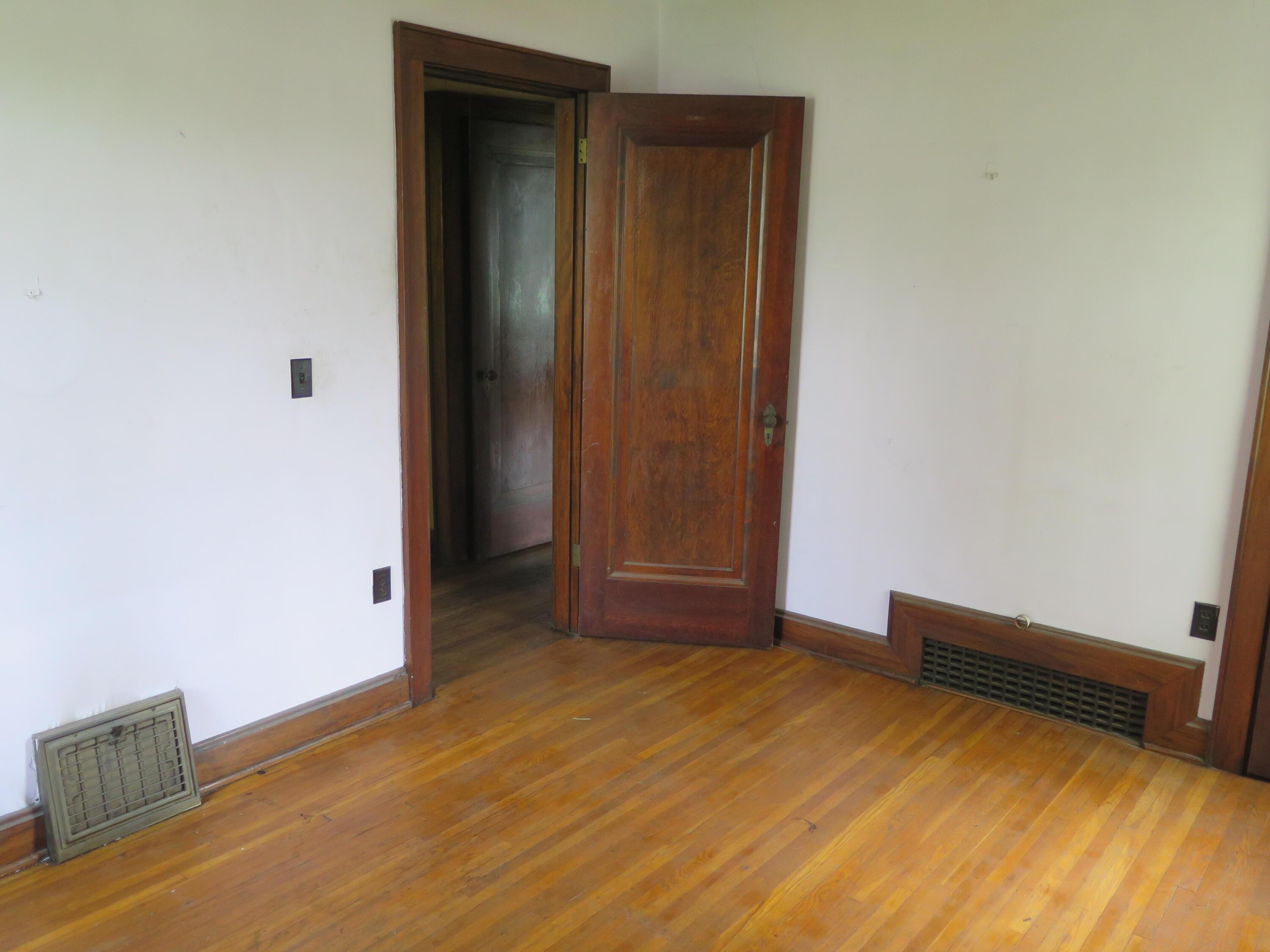 1395 Meadow, 1395-1397