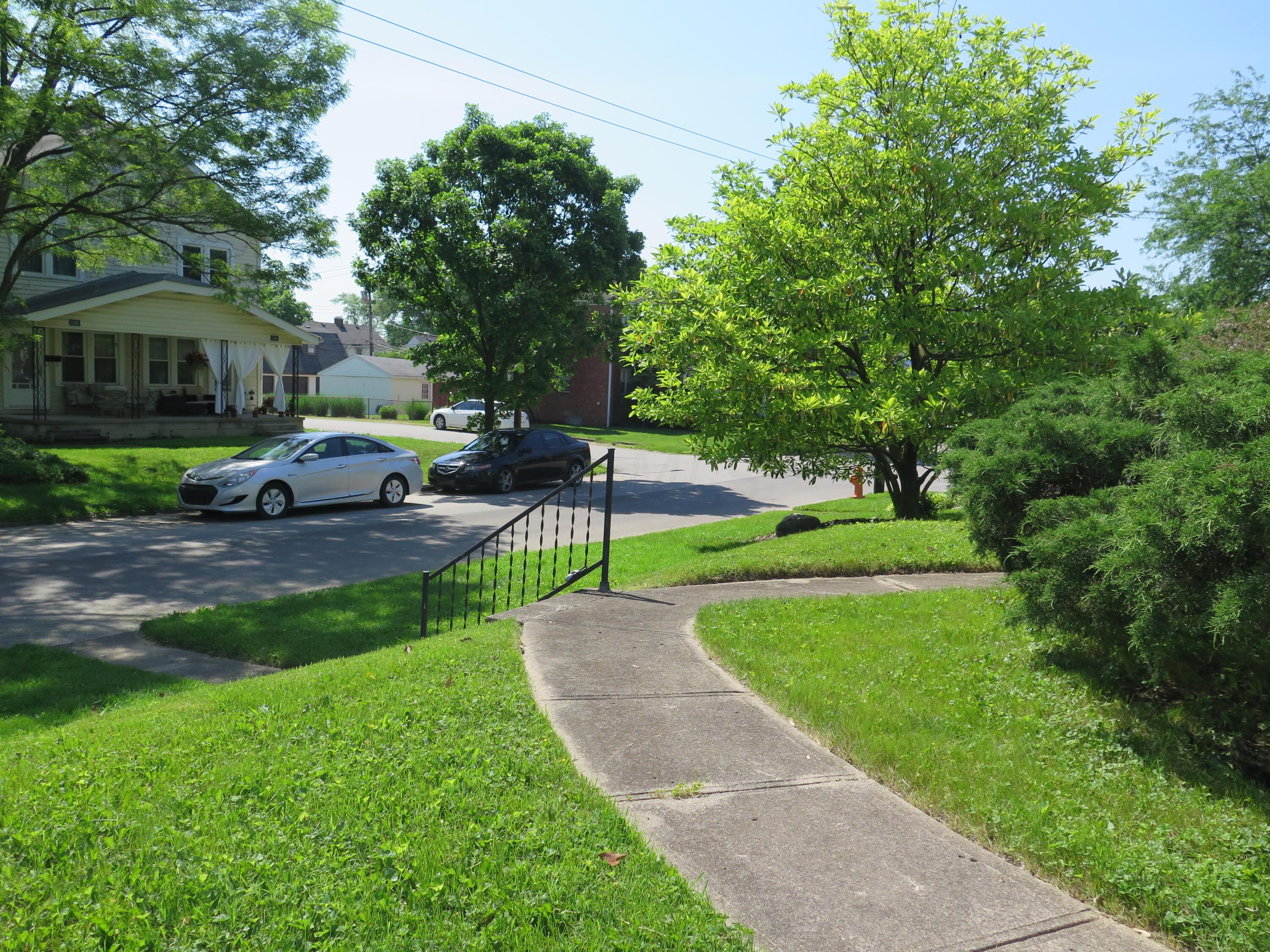 1395 Meadow, 1395-1397